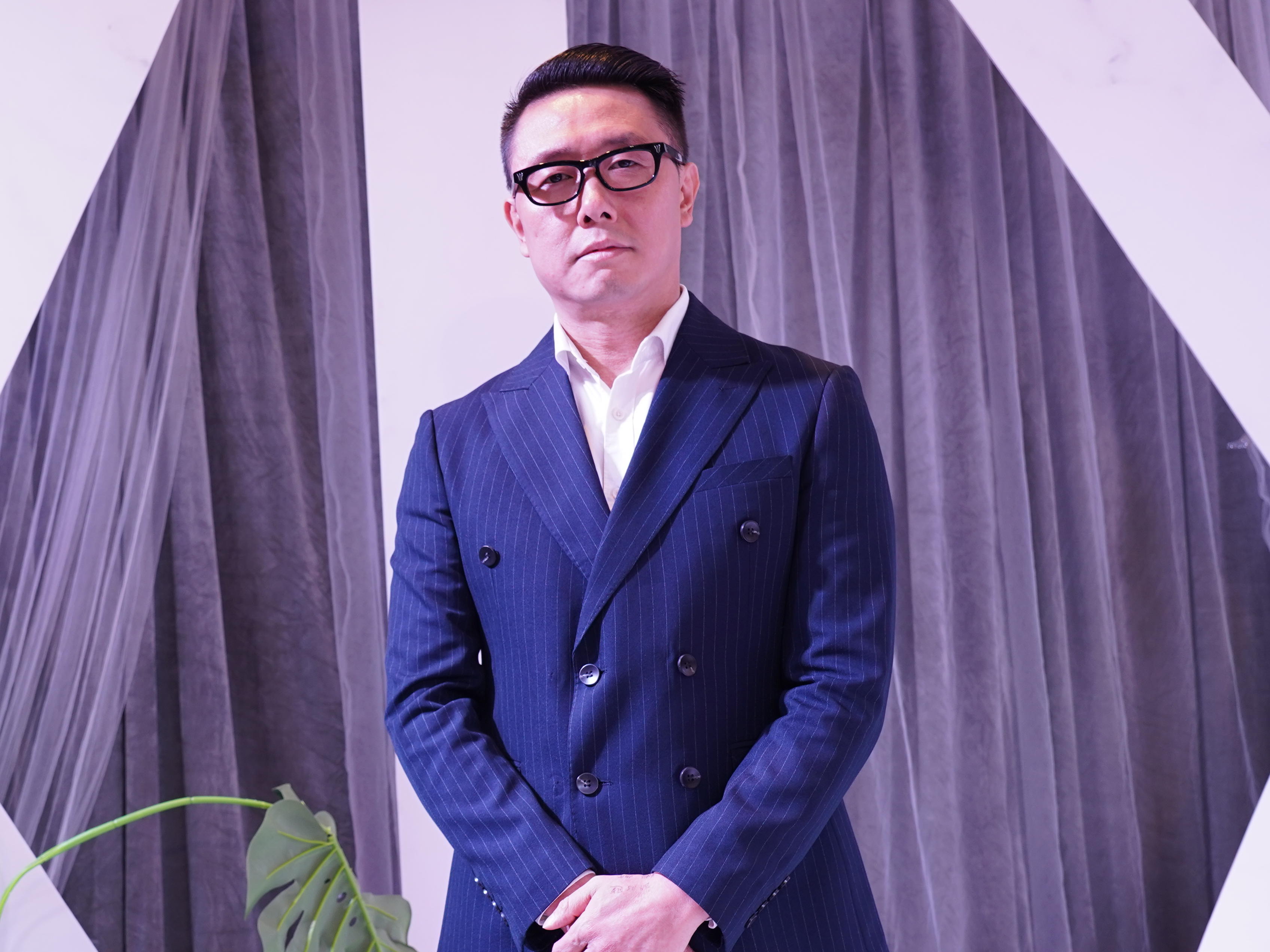 学院派司仪 简约轻松主持风格  讲述型