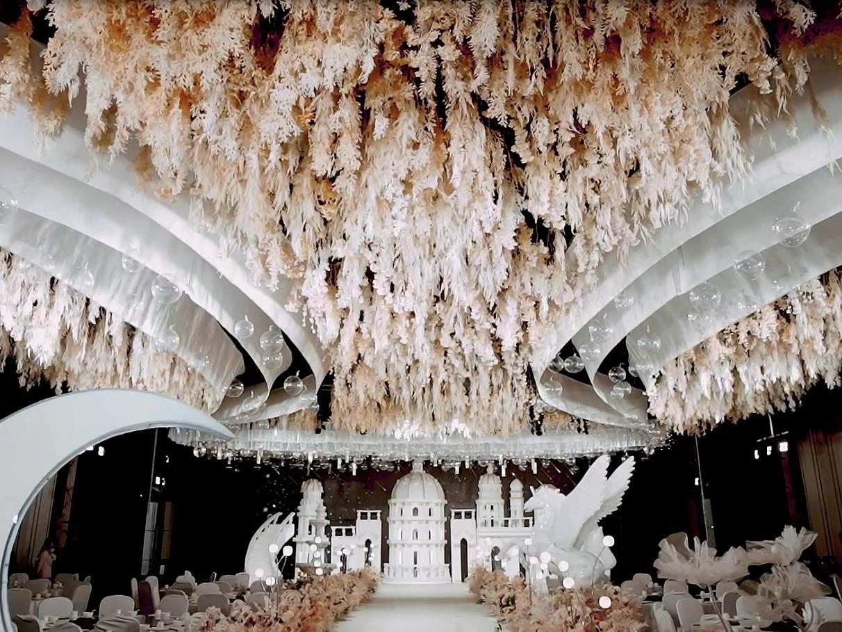 临泉梦幻季婚庆酒店欧式奢华大气公主风浪漫城堡婚礼