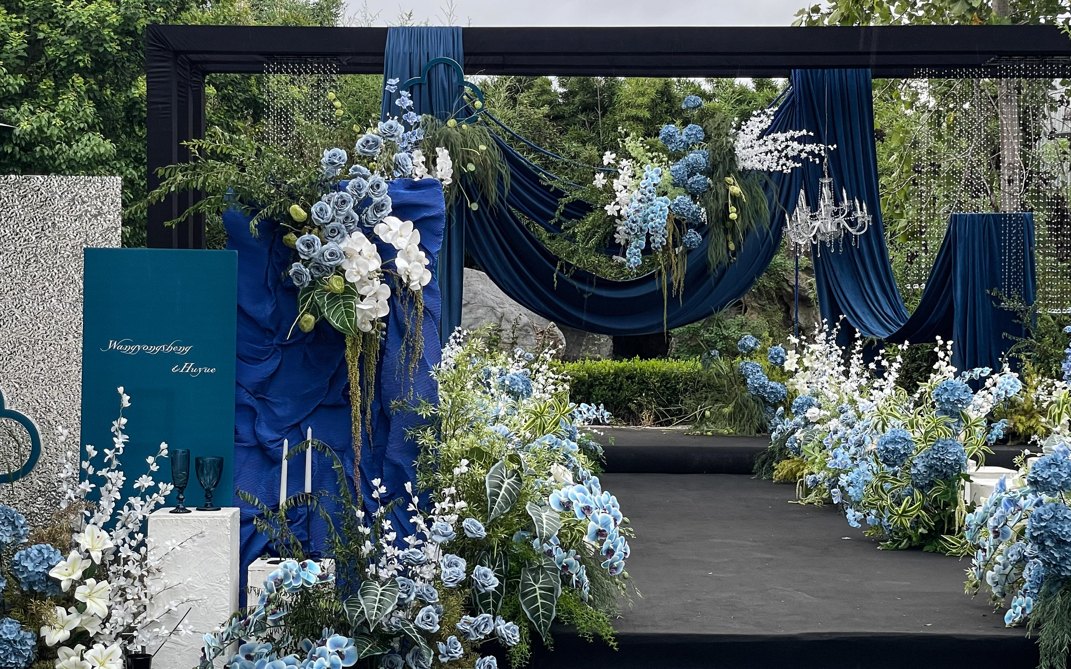 沉浸蓝意，探索户外每一刻