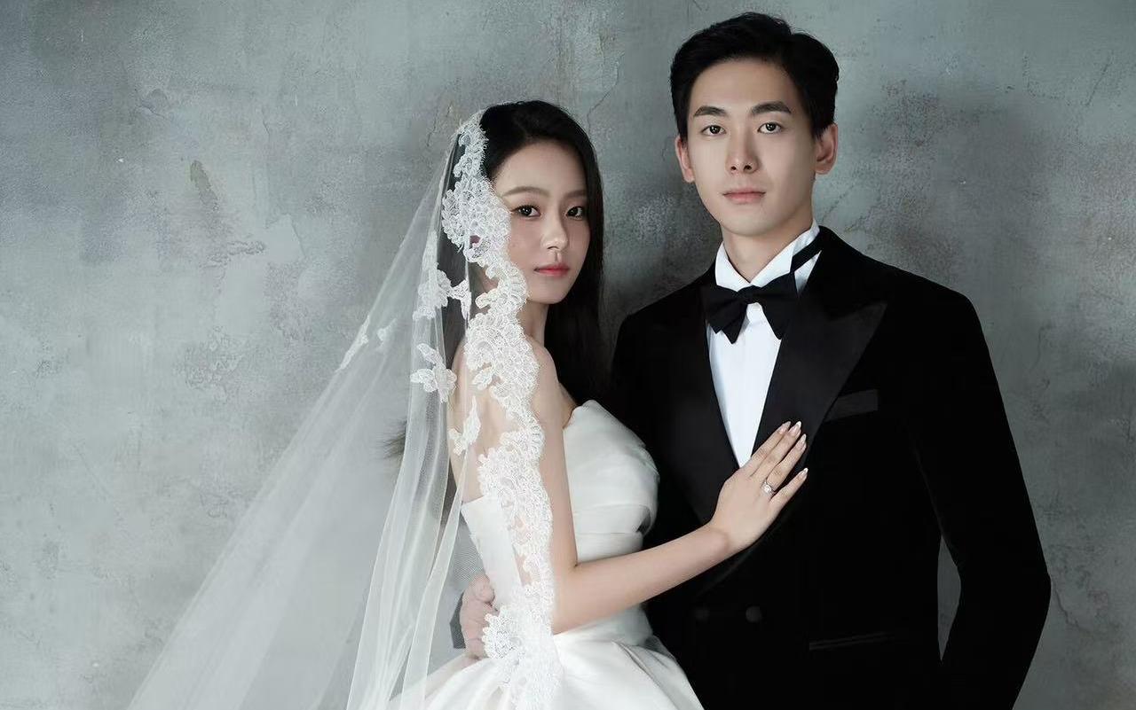 看不腻的高级复古婚纱照！