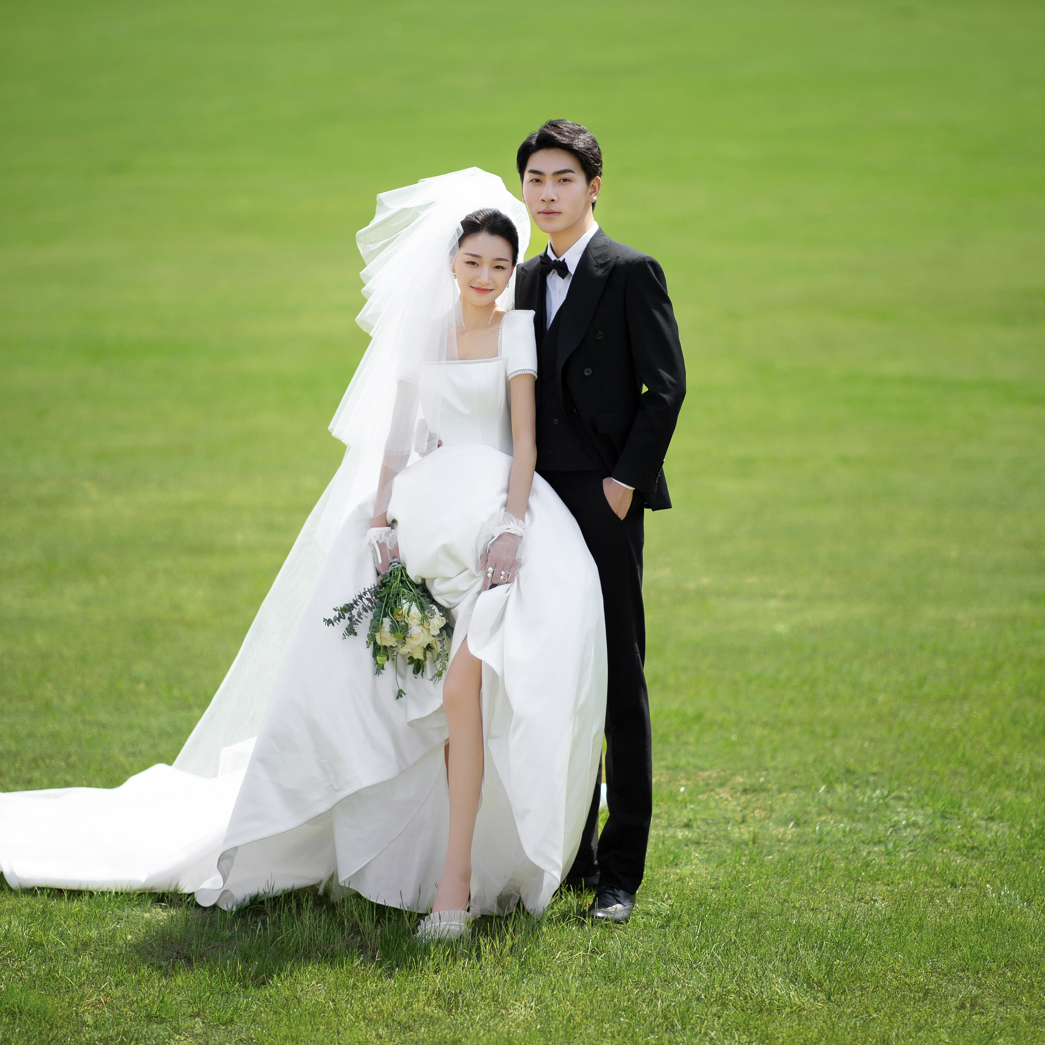 真的会爱！森系草坪婚纱照也太治愈了！