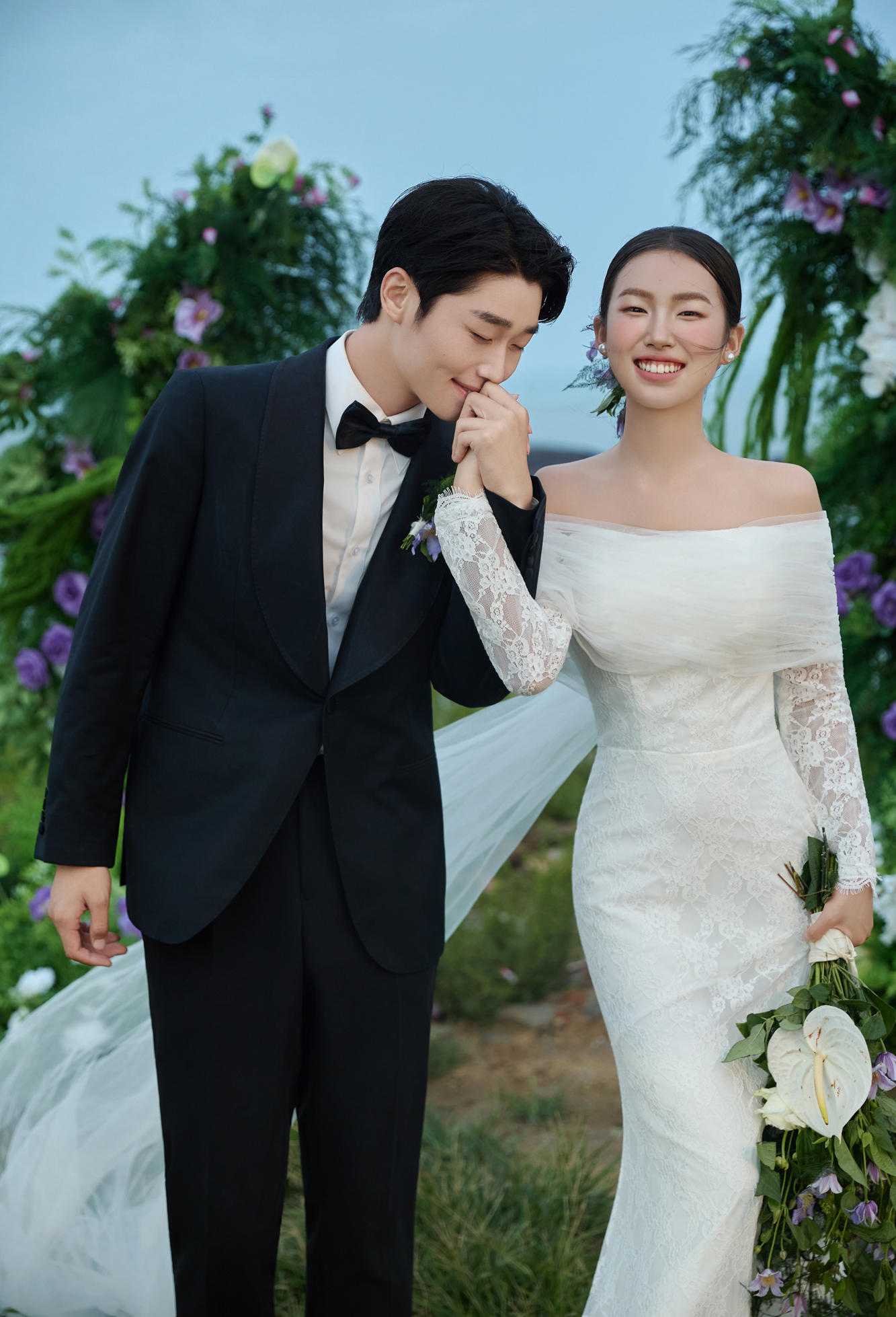 鱼尾拖群婚纱照