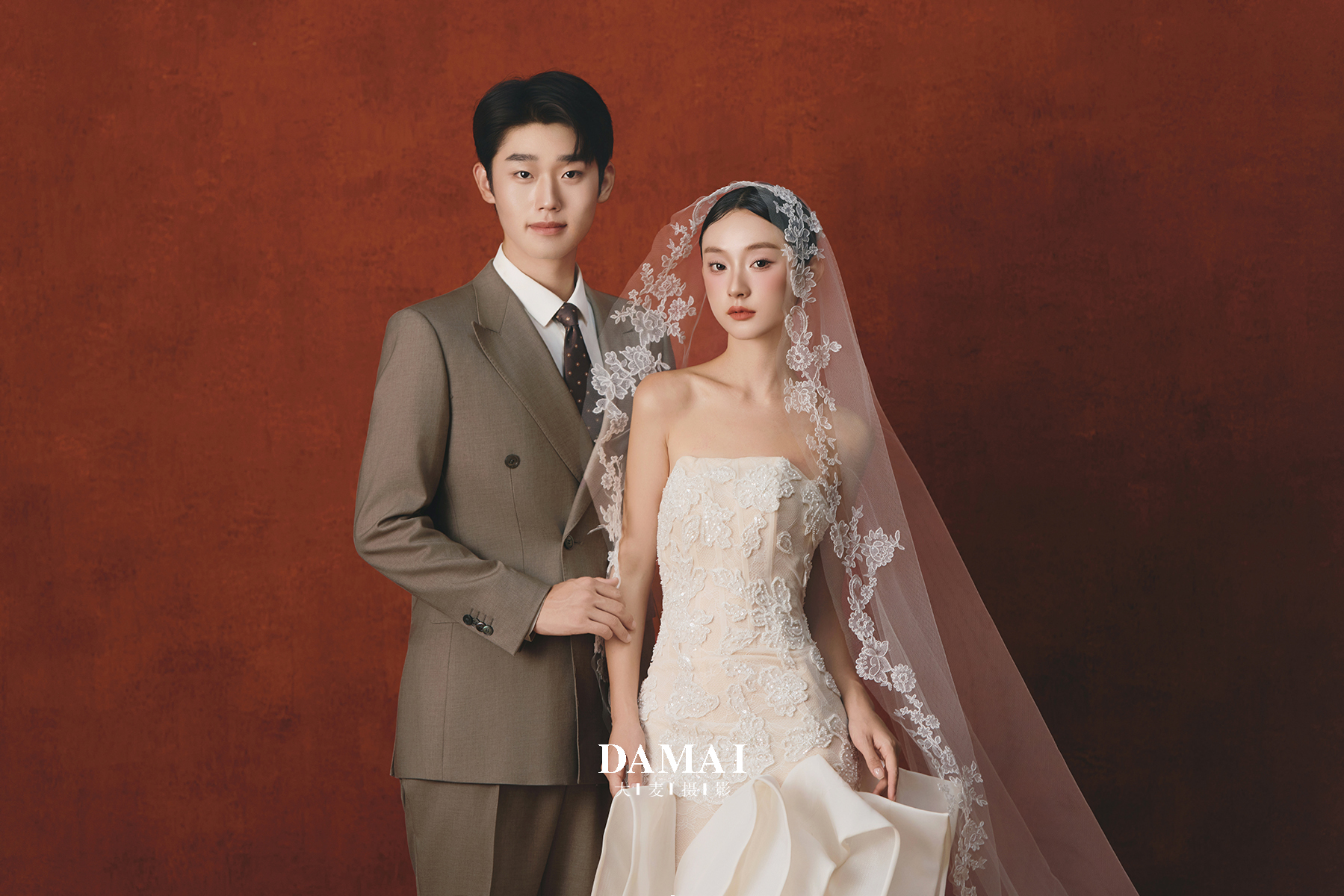 【高定系列】送定制婚禮當天婚紗+定制秀禾+研發(fā)組