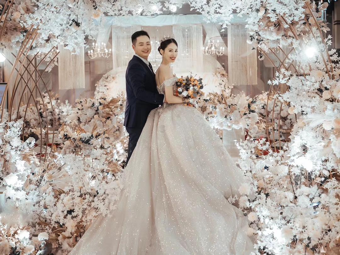 郫都区 纱悦婚纱高系列三件套