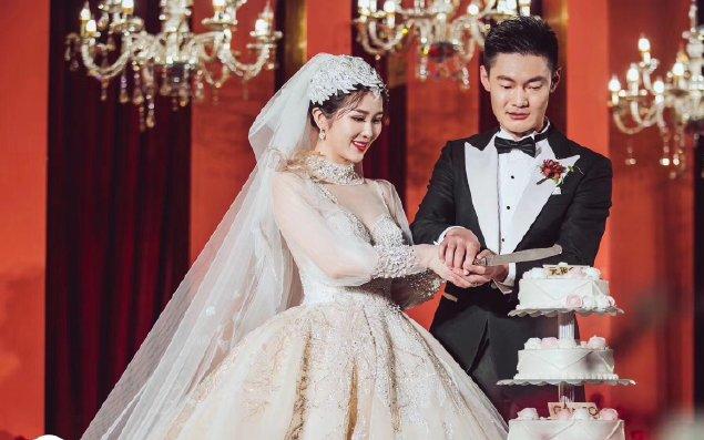 Bridal Queen·香槟钉珠公主袖蓬蓬