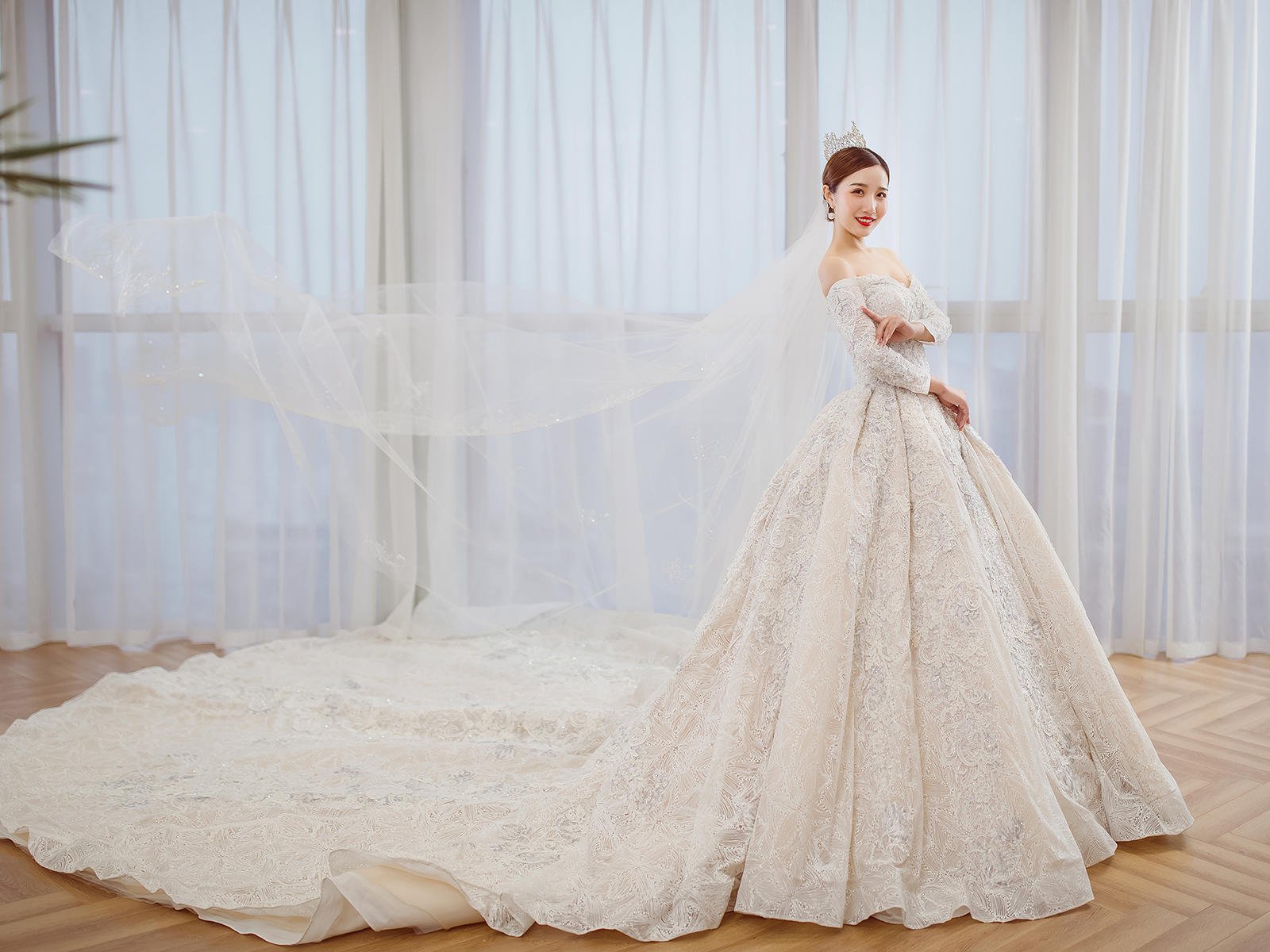  主纱+中式礼服+敬酒礼服+伴娘服