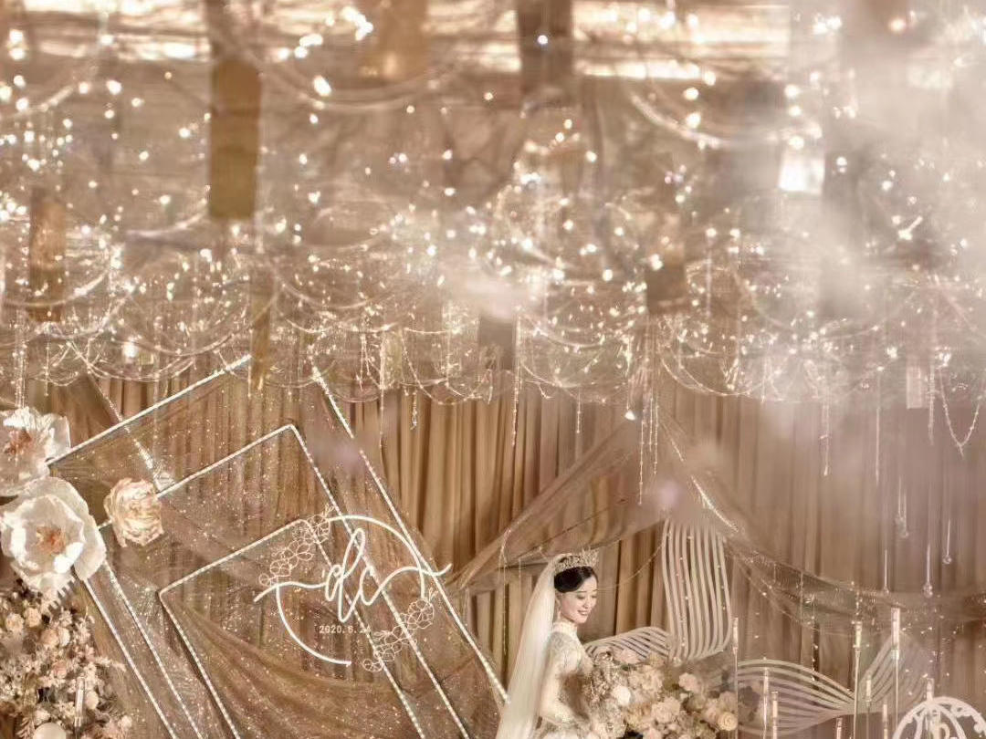 一场纯粹的香槟色婚礼，不堆砌不冗杂的设计