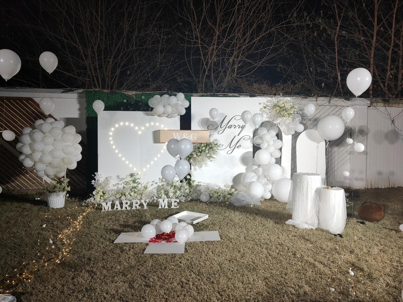 优比婚礼|白金色简约求婚布置