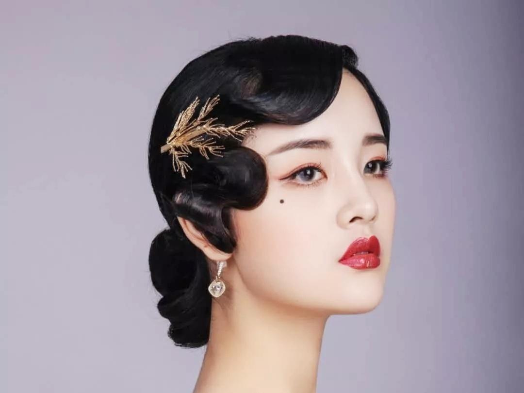 金牌化妆师全程跟妆任意三造型妆容送美甲