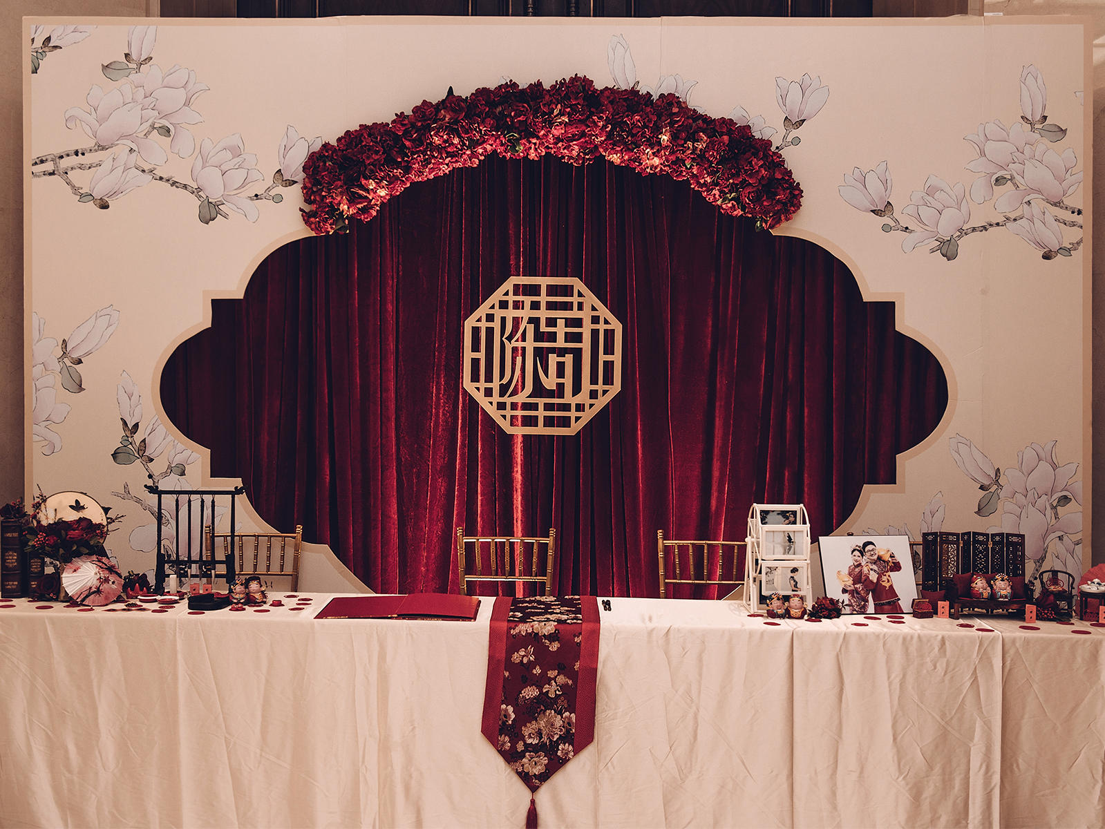 大气红金色新中式风-《合壹》