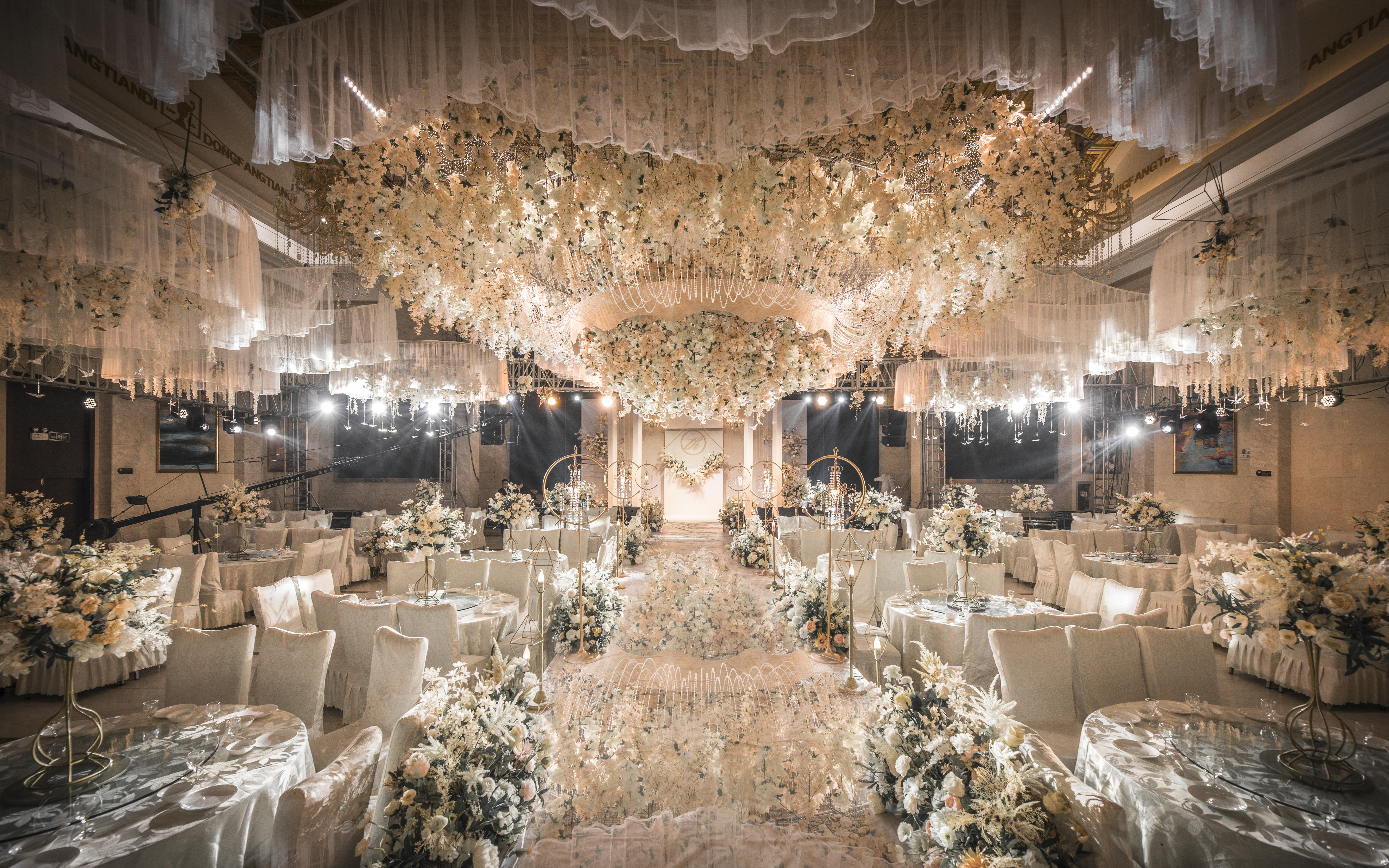 Wedding|一场纯香槟色婚礼