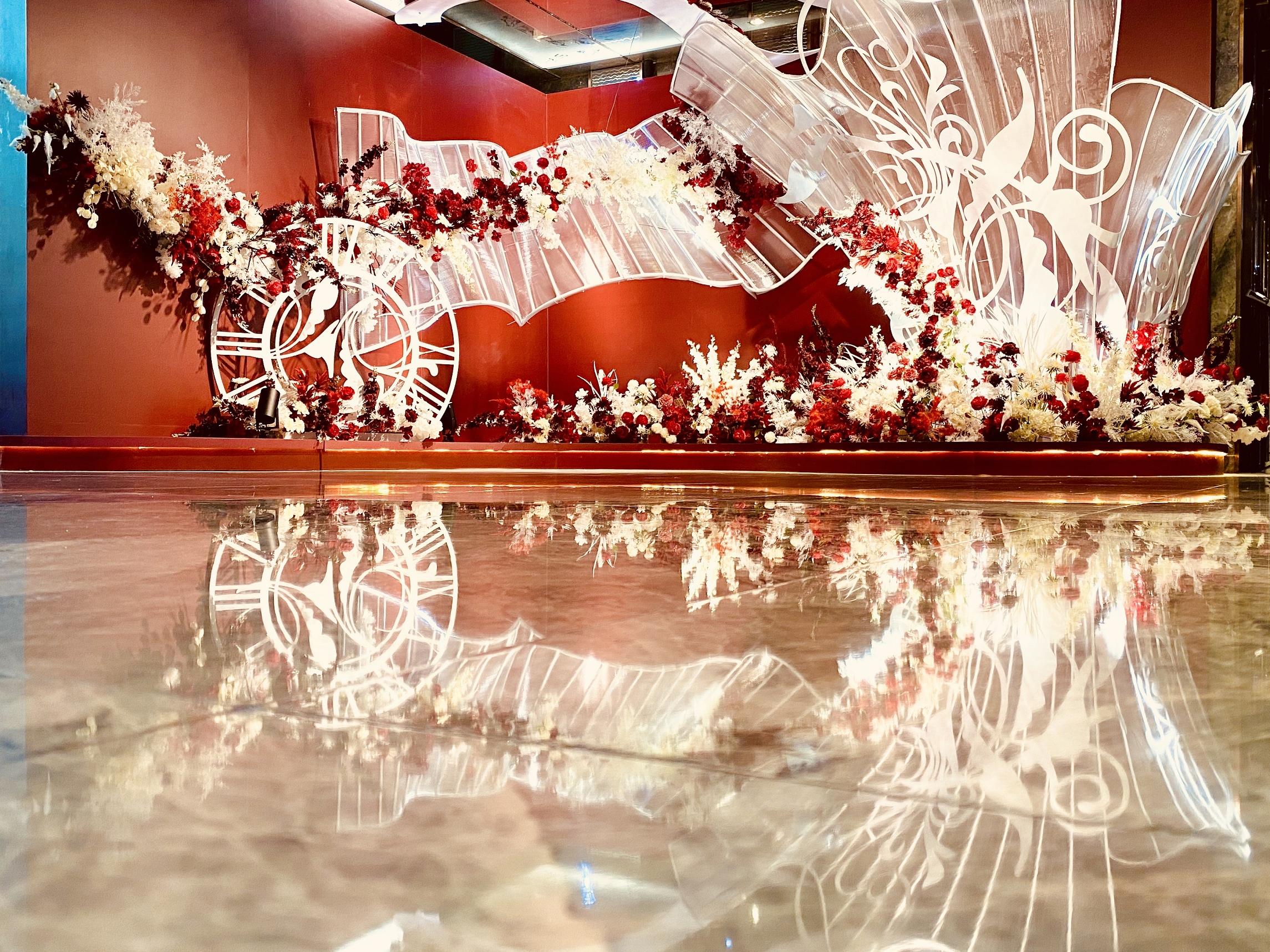 【高贵复古红色系】新概念婚宴套餐（酒席+婚庆）