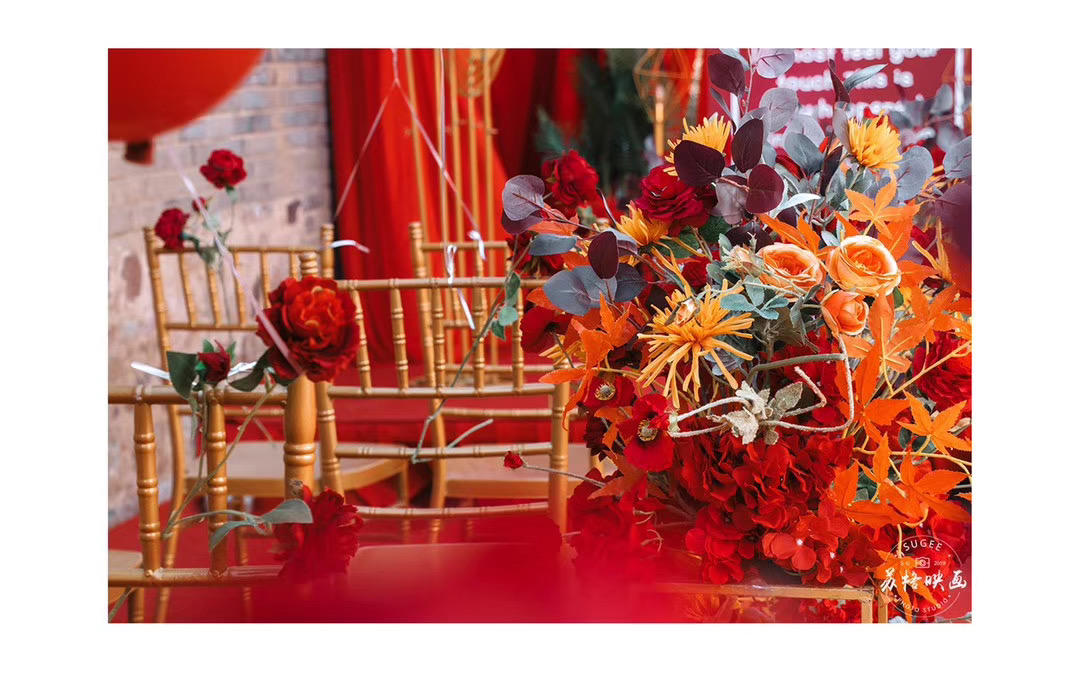 年末将至，来一场红色的户外婚礼吧