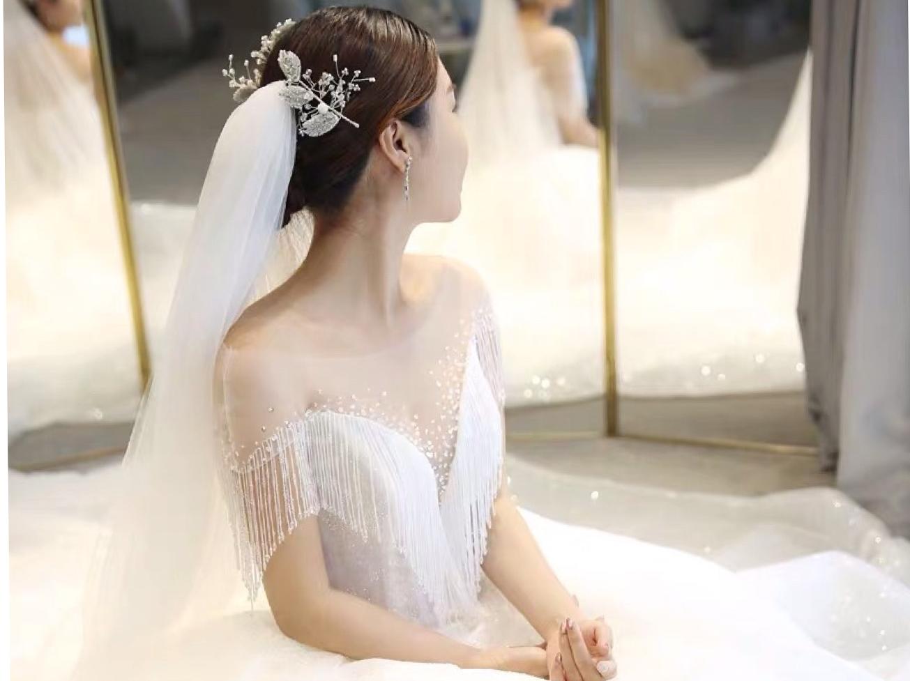 高端奢华大拖尾婚纱+新款刺绣秀禾服+敬酒服