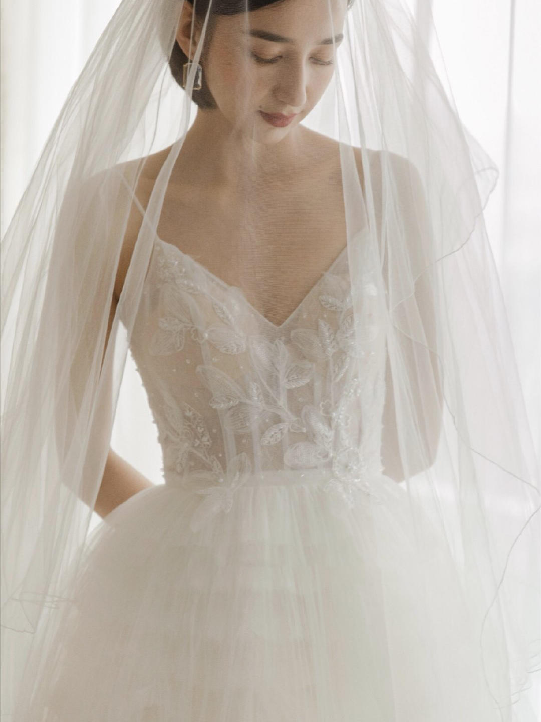 【也宁婚纱】3件套租赁  齐地主纱版