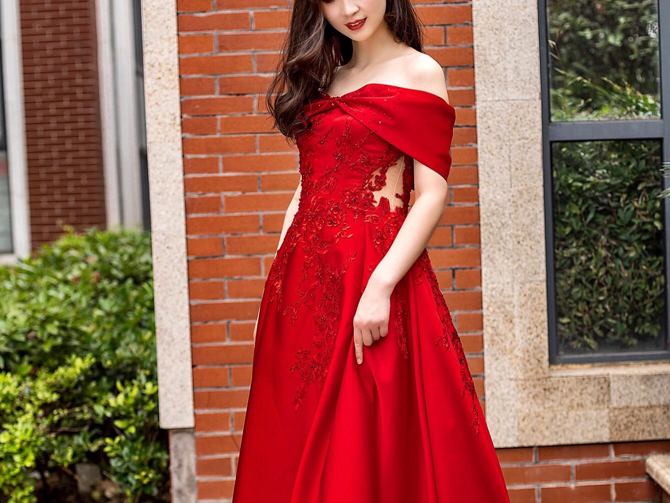 梦幻公主系列定制礼服+首席订婚妆