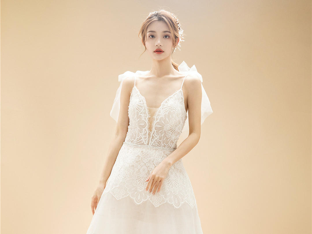 【超值租赁】奢华高端定制婚纱+钻石跟妆+伴娘服