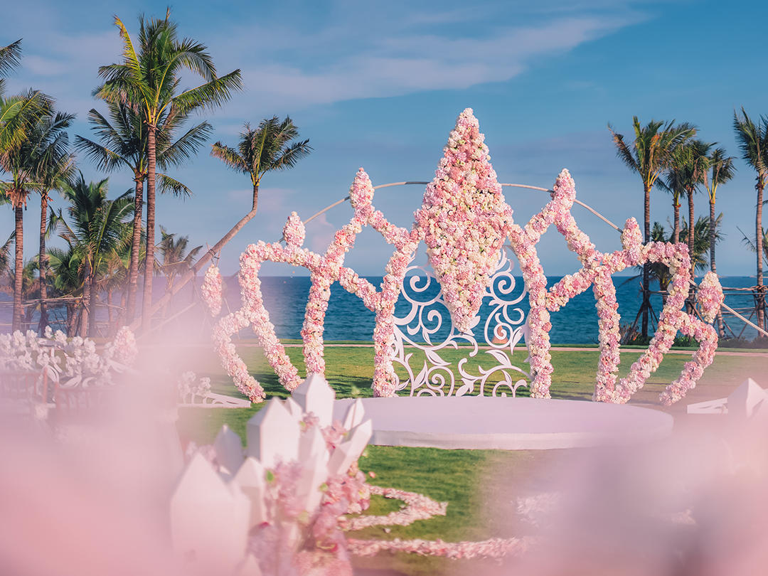 【王与后】唯美草坪婚礼+婚礼布置+五大金刚+婚纱