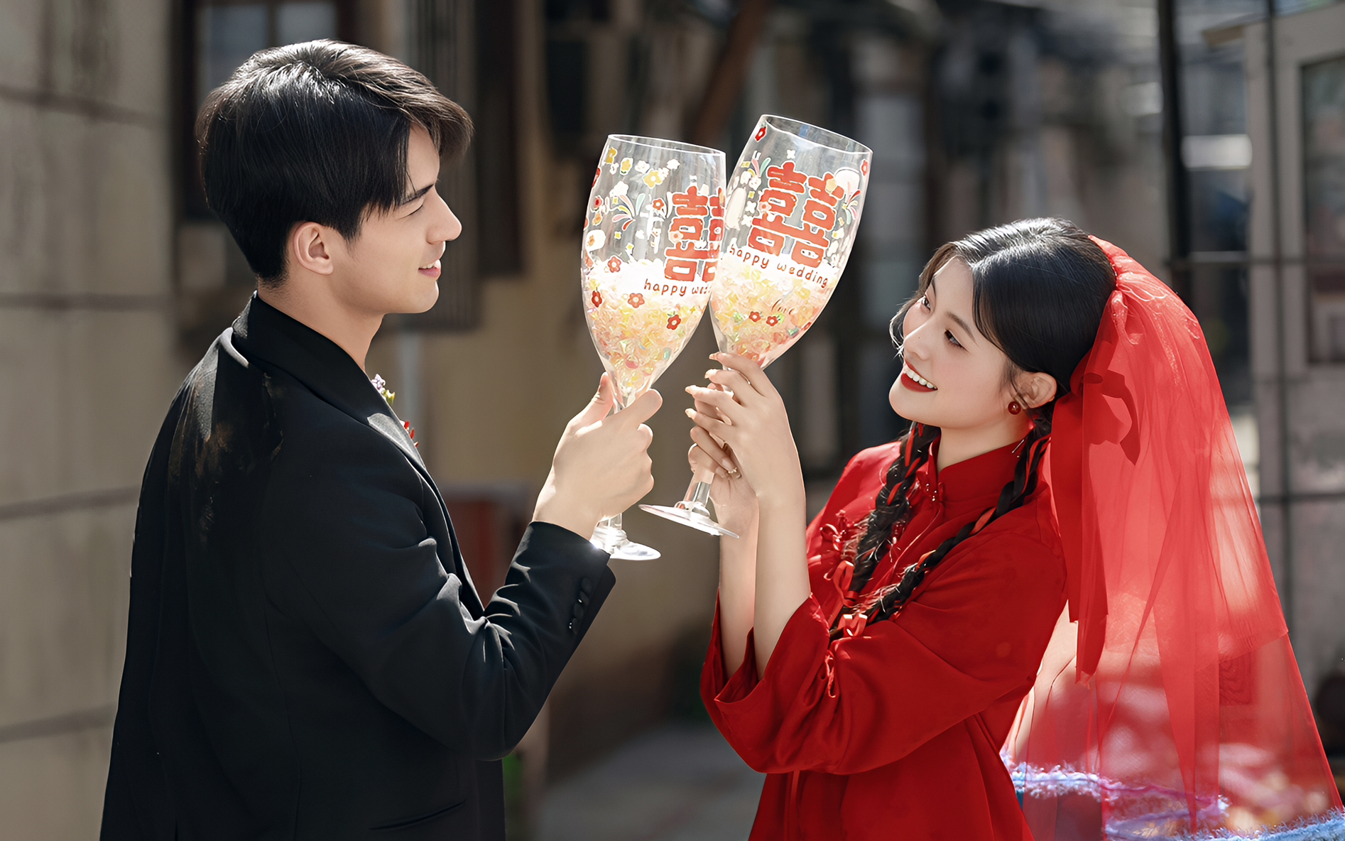 年輕人超愛的生命力喜嫁婚紗照 松弛感拉滿?? 
