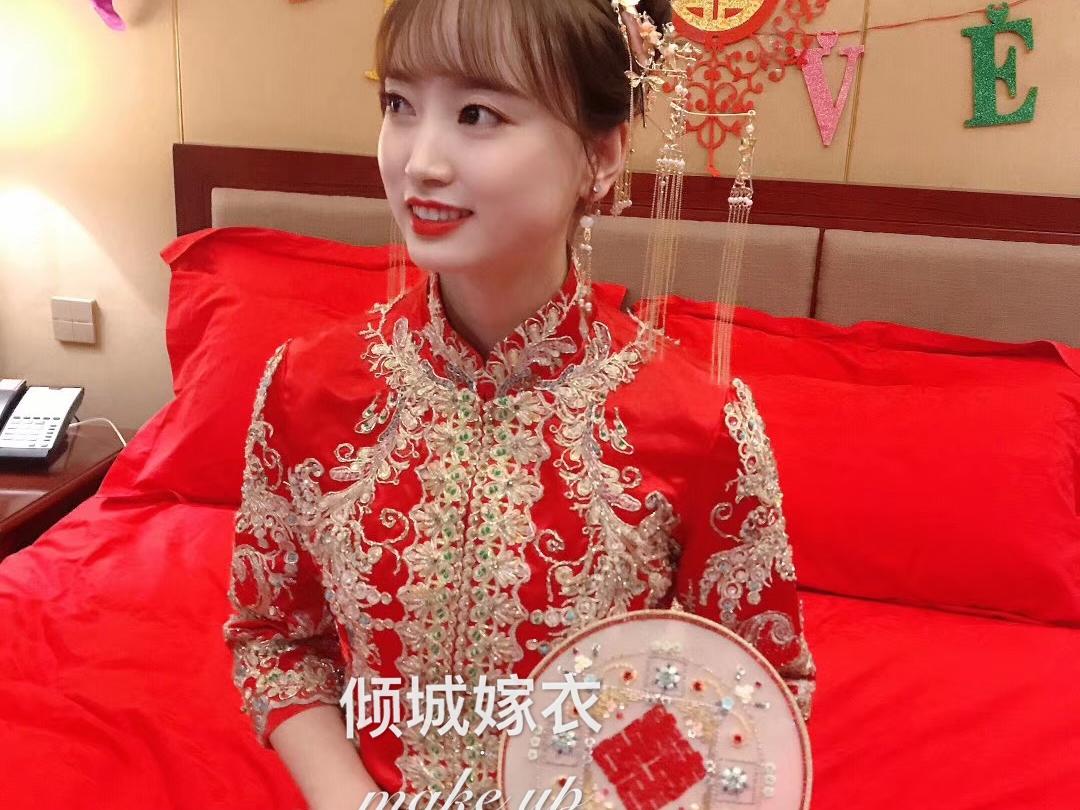 【超值套餐】拖尾婚纱+秀禾服+礼服+伴娘服