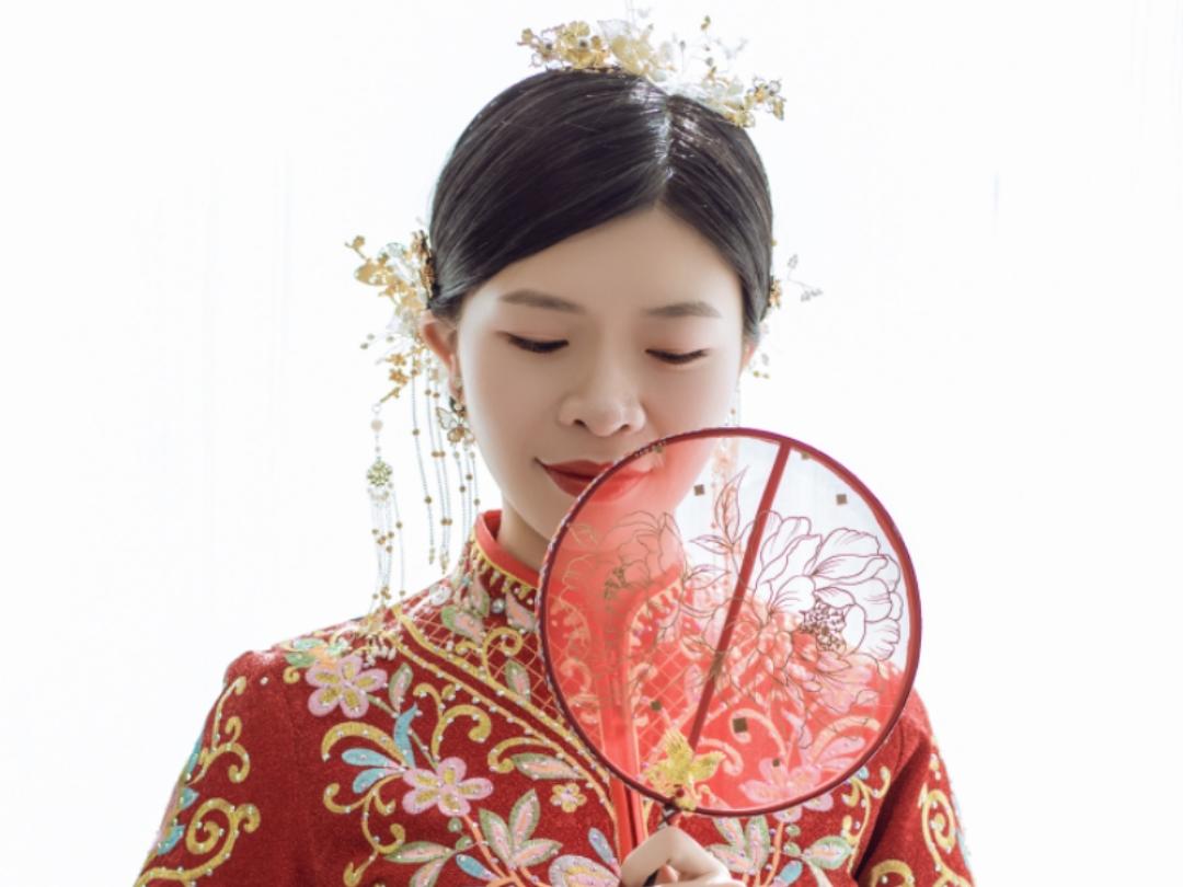 首席化妆师+新娘全天跟妆+6位亲友妆