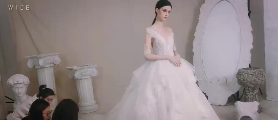 【人气推荐】森系清新梦幻奢华婚礼 13套服装