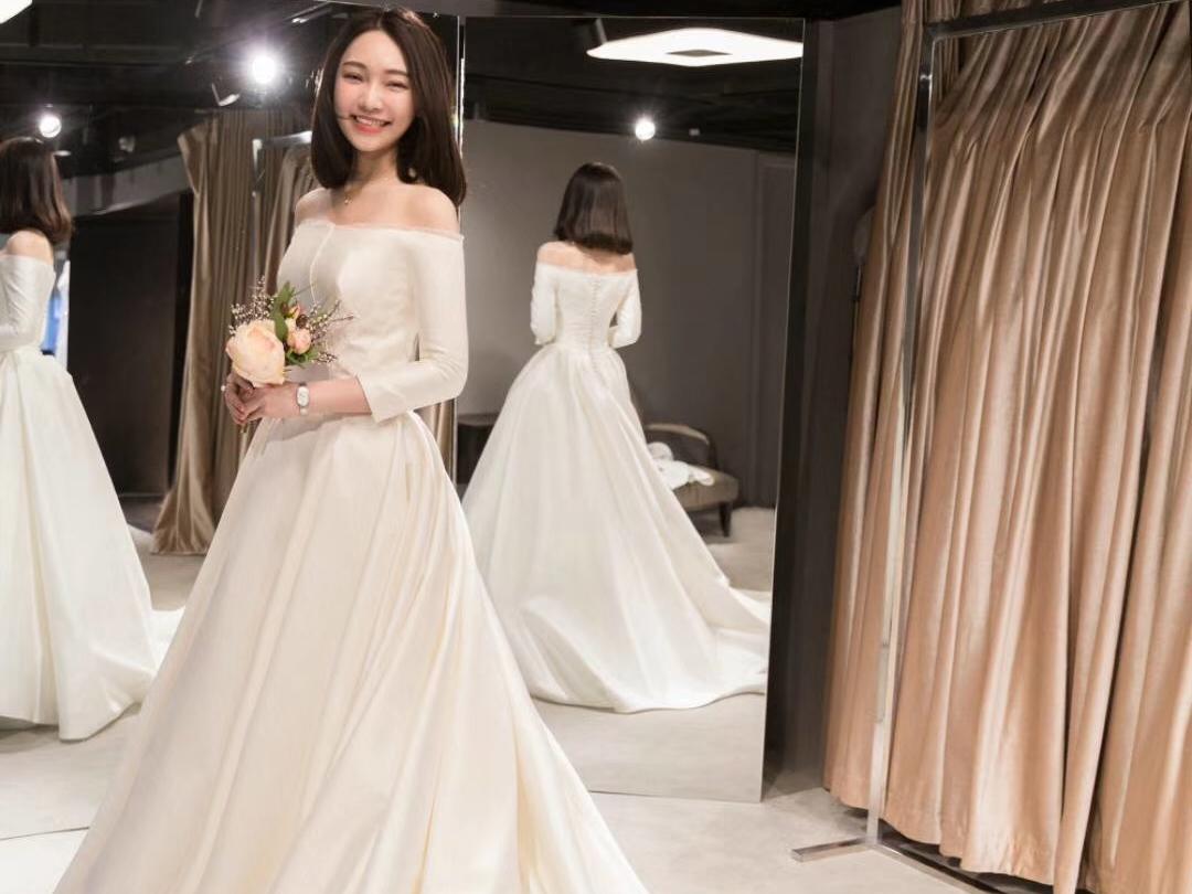 雲慕婚纱·[人气爆款套餐+跟妆]