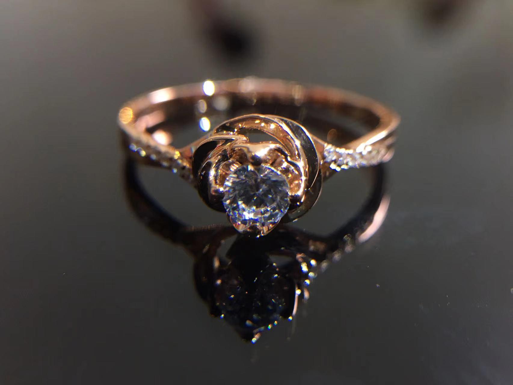 非梵钰禧｜18K金黄玫瑰花苞四爪小清新钻石戒指