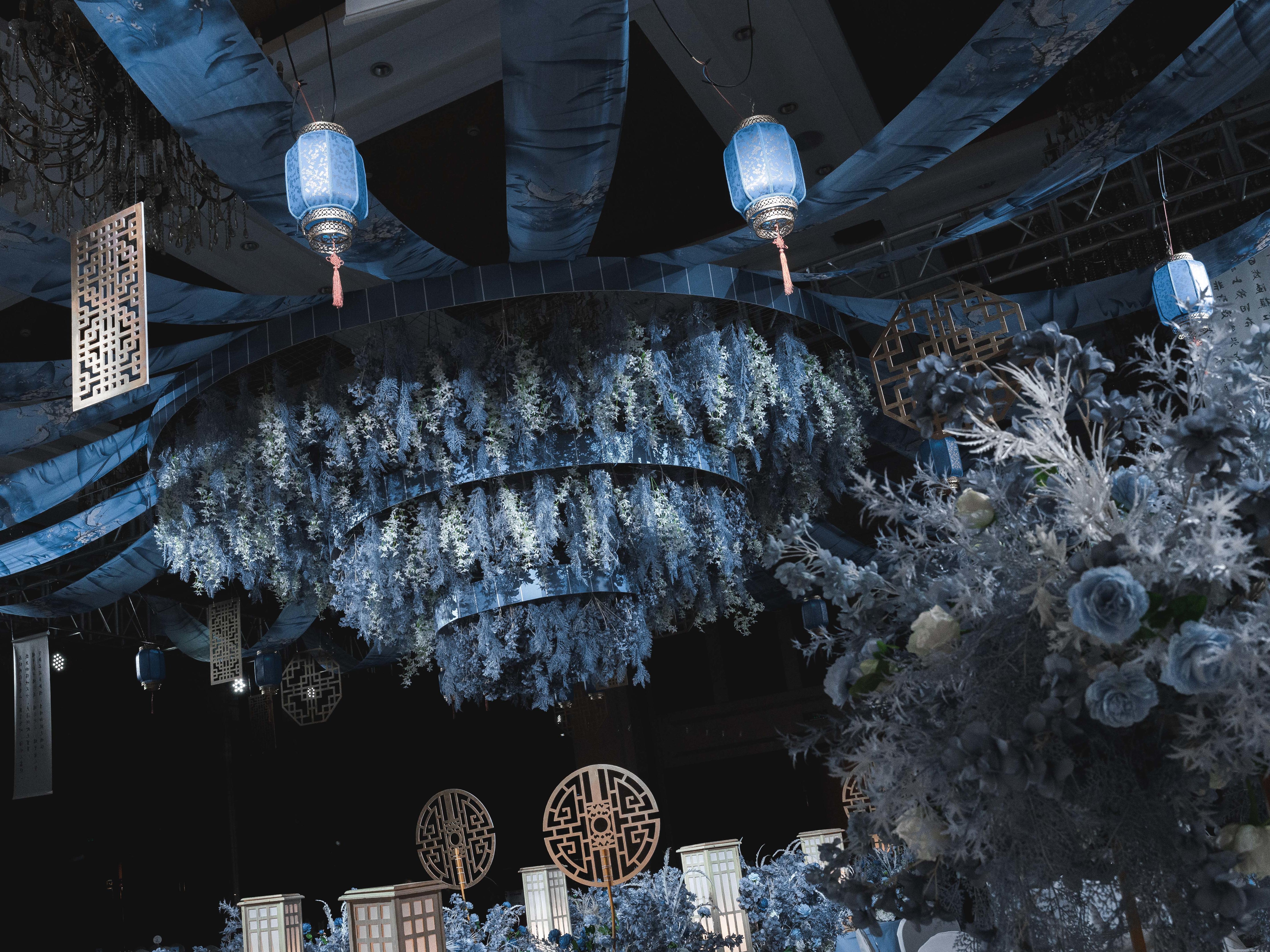 [经典雾霾蓝]大吊顶婚纱+好礼相送