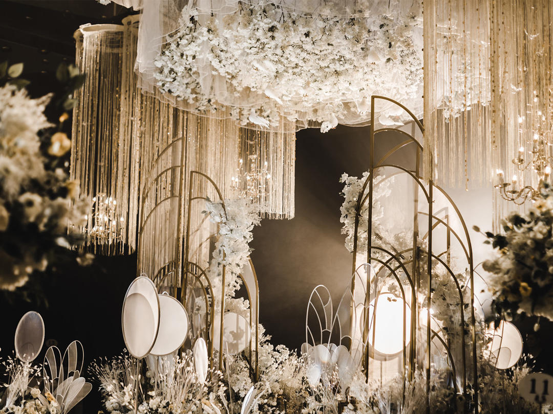 【浅笑淡然】等你为我披上梦寐的红妆，与你朝夕相对