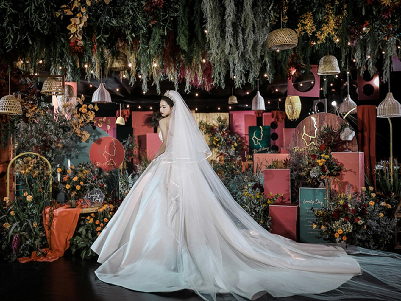 【光年婚礼】本季热卖撞色定性定制婚礼