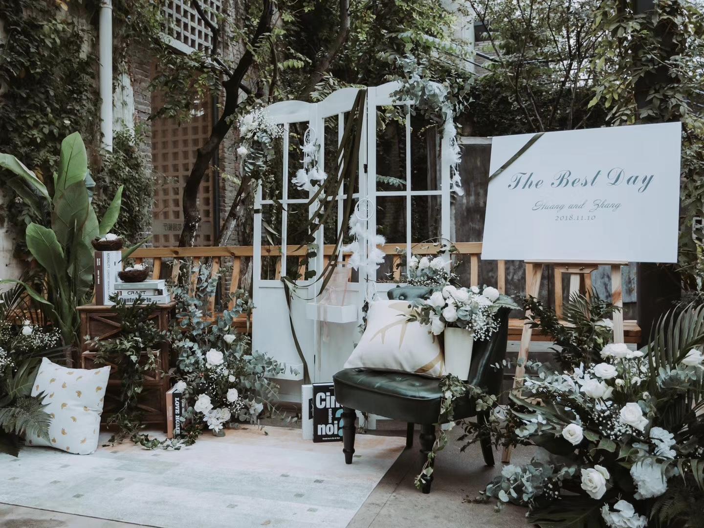 超性价比2020年白绿草坪户外婚礼 流行趋势