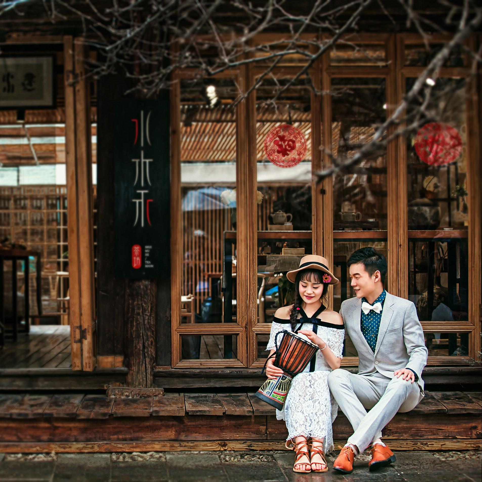 服装不分区+蜜月酒店+婚嫁礼包