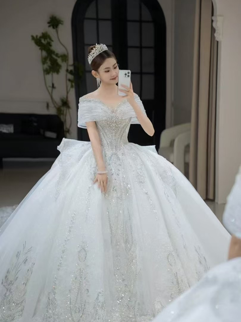 小姿婚纱