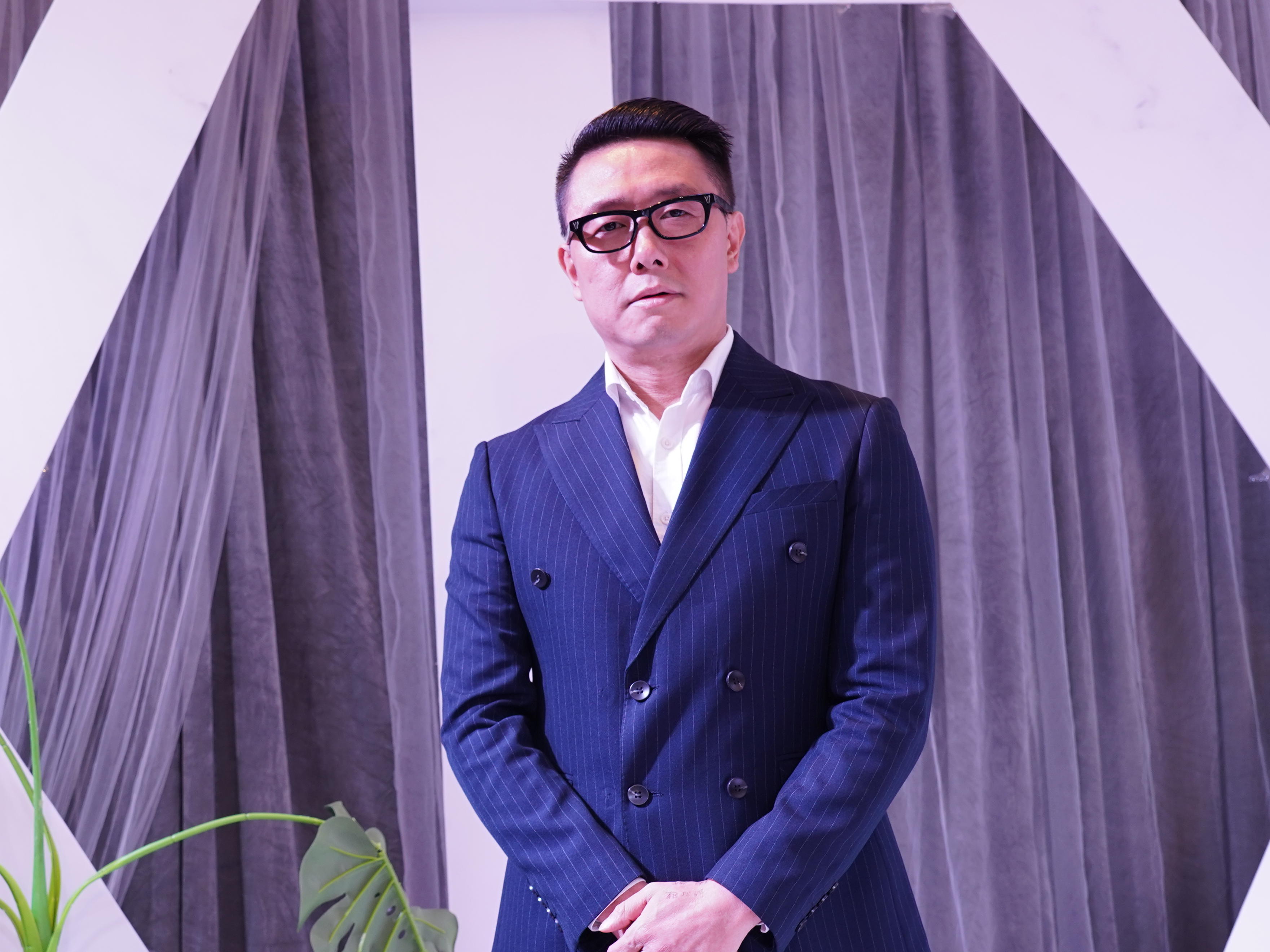 学院派司仪 简约轻松风格主持