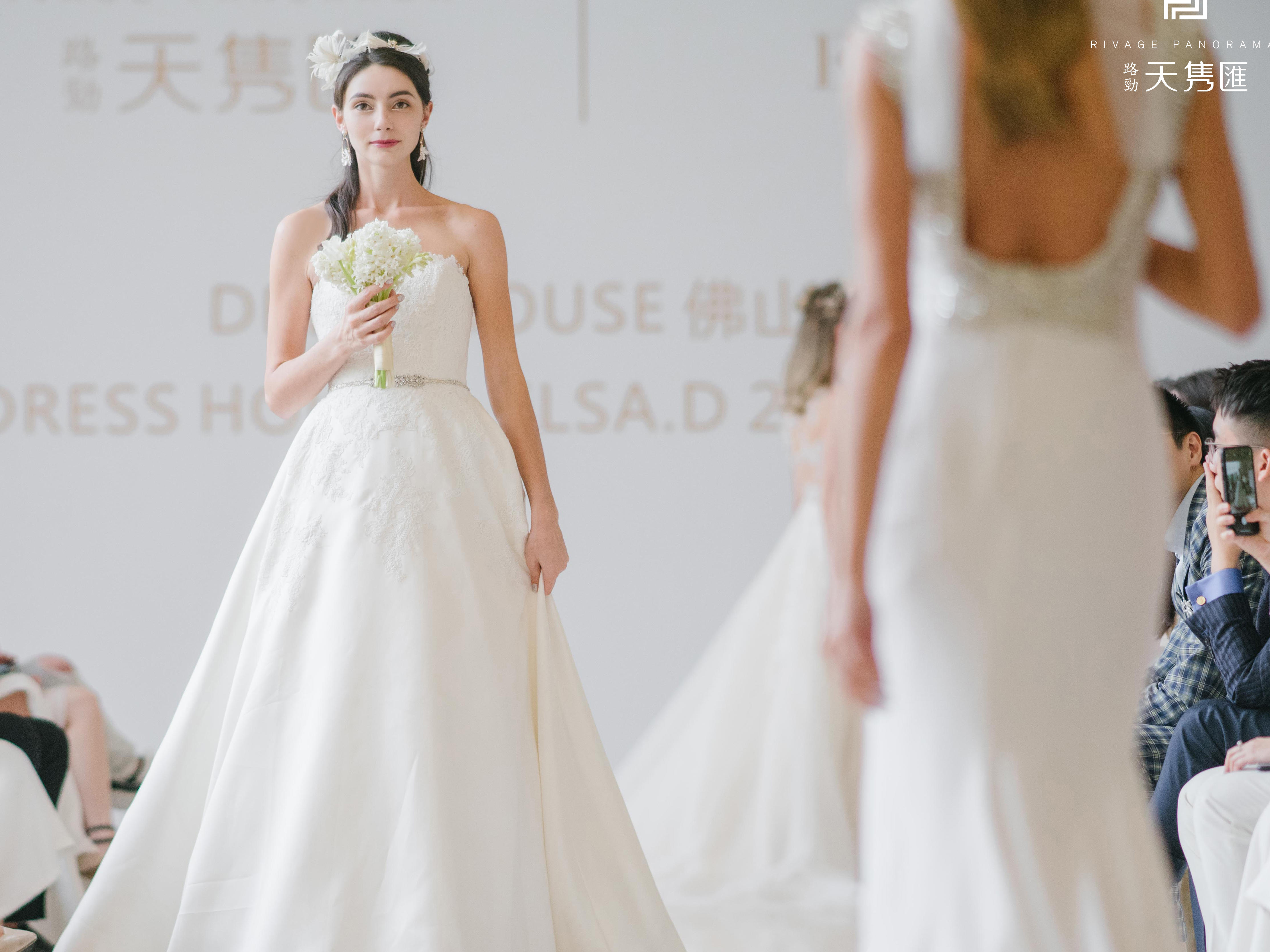 【经典精选】婚礼四件套租赁 婚纱礼服中式妈妈装