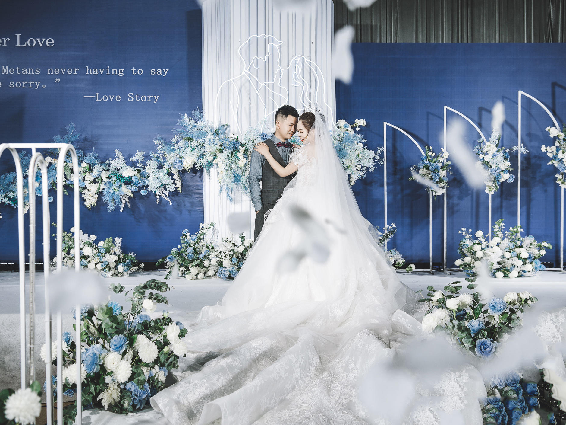 LOKE洛克婚礼——2020时尚静谧蓝婚礼