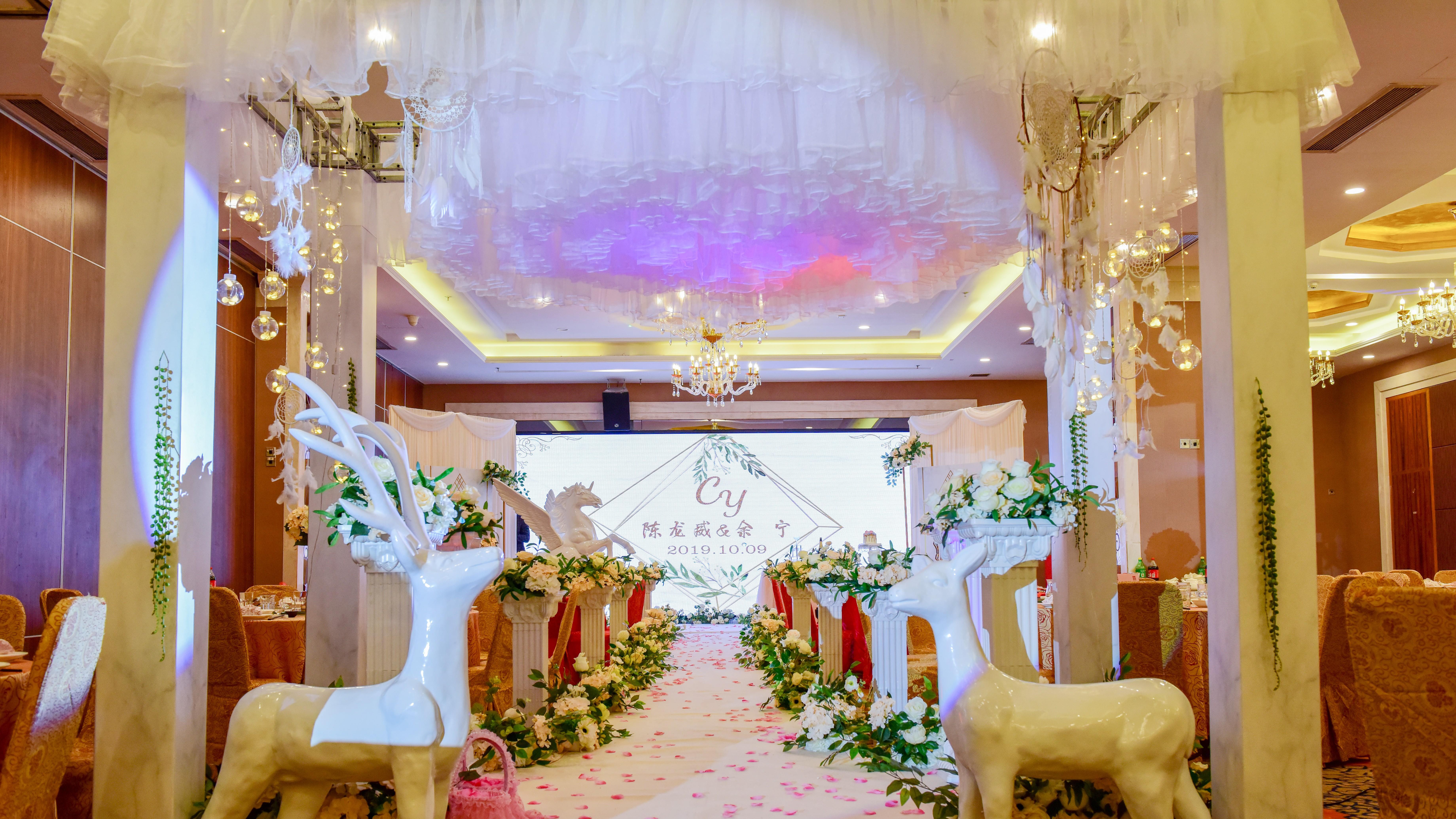 温馨浪漫唯美香槟色主题婚礼