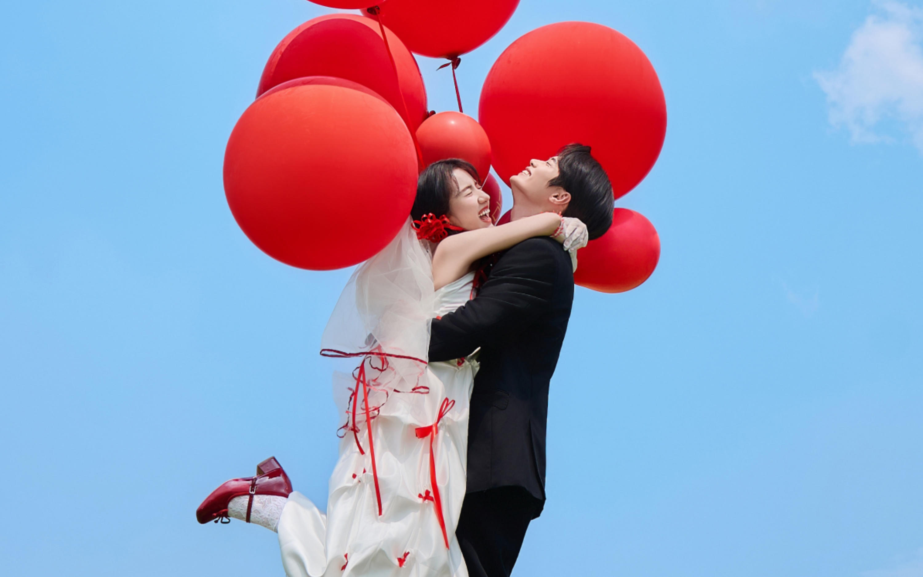 喜慶又清新??草坪喜嫁婚紗照絕了