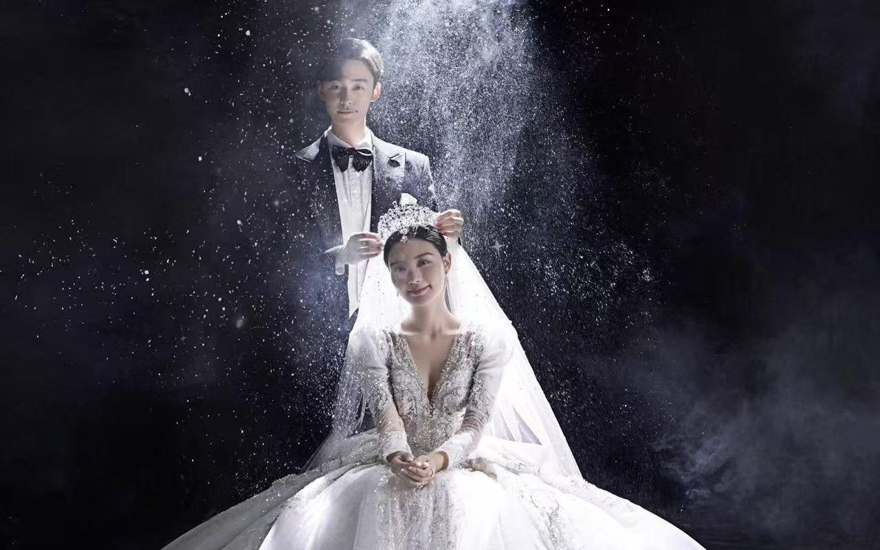 这组光影婚纱照，简直是从童话里抠出来的吧