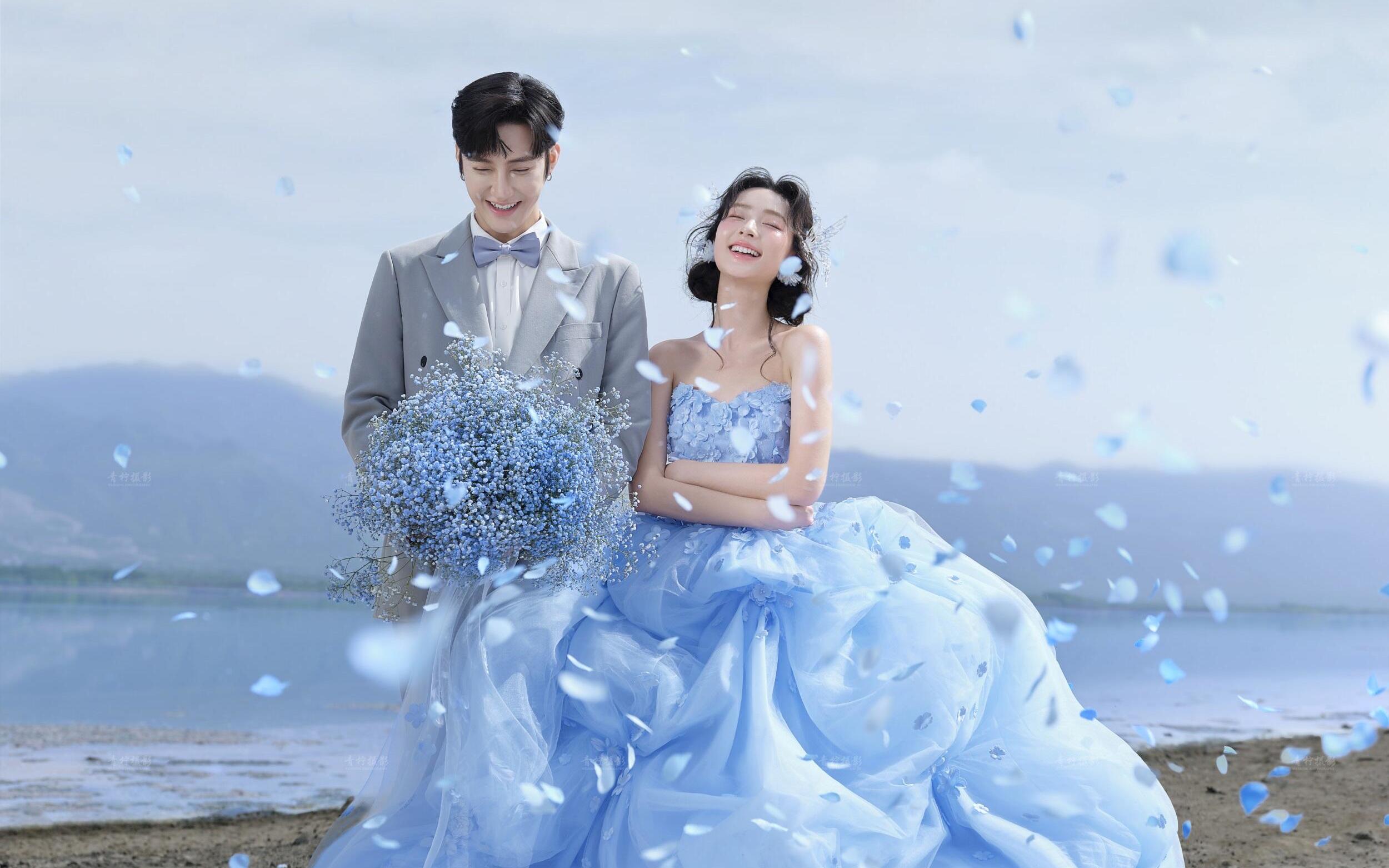 一眼心动的湖边婚纱照！氛围感绝了