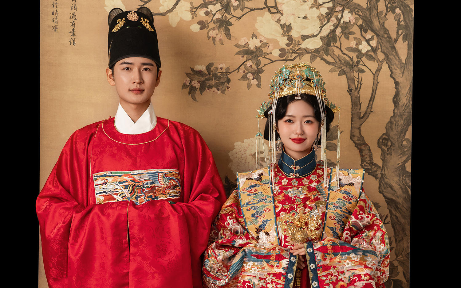 中式傳統(tǒng)端莊婚紗照內(nèi)景時刻