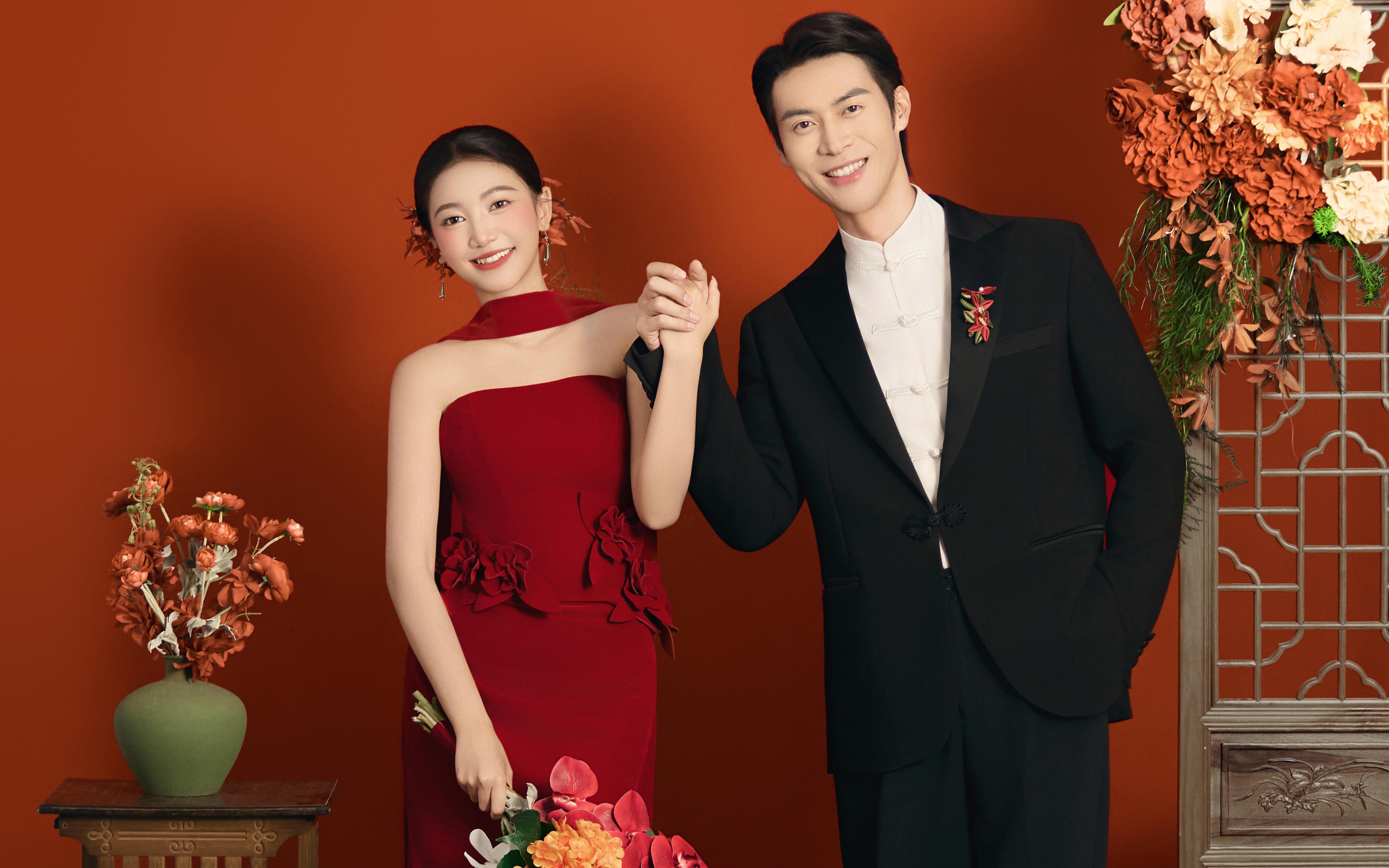 一襲紅妝一抹深情 新中式室內(nèi)婚紗照