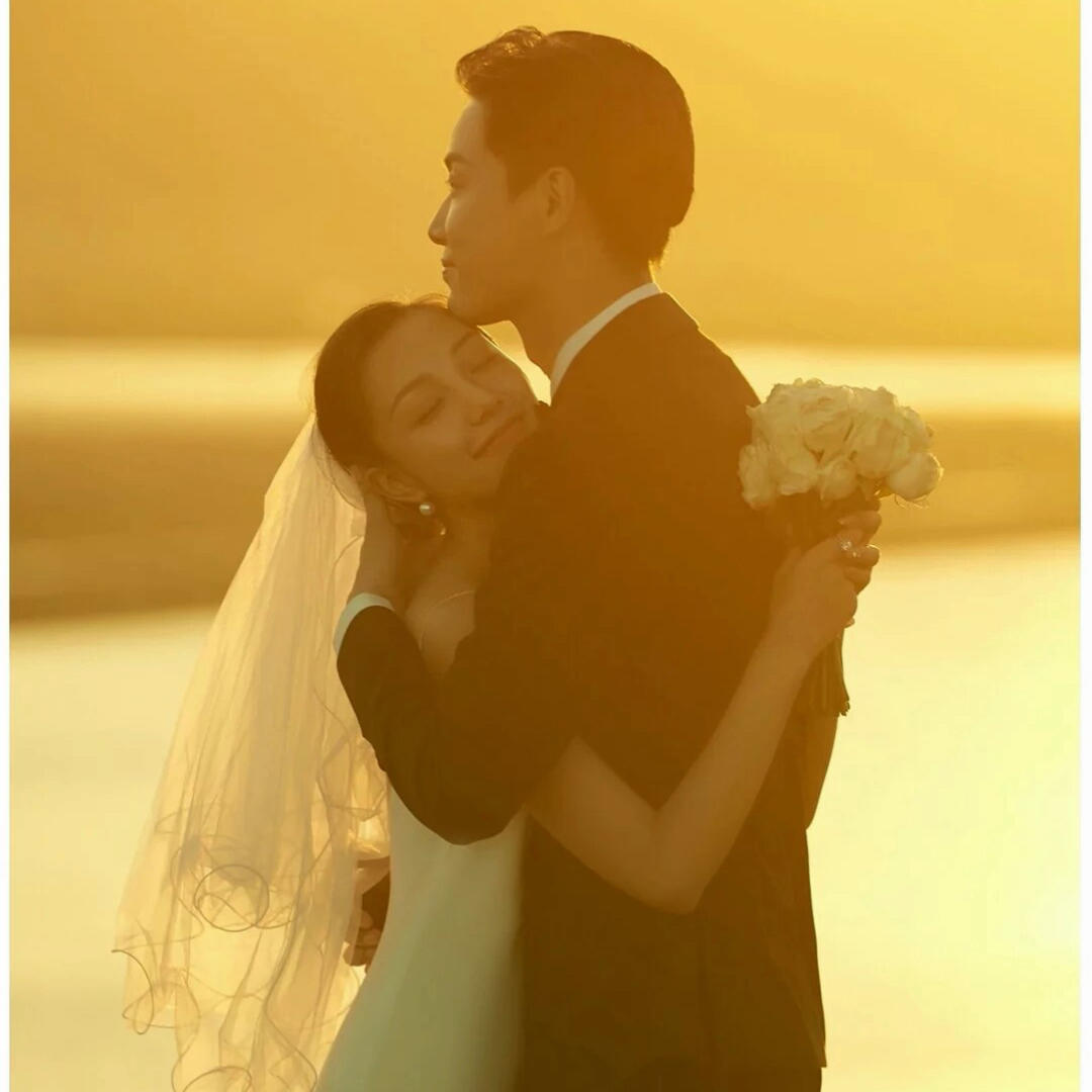 超美的洱海夕阳婚纱照