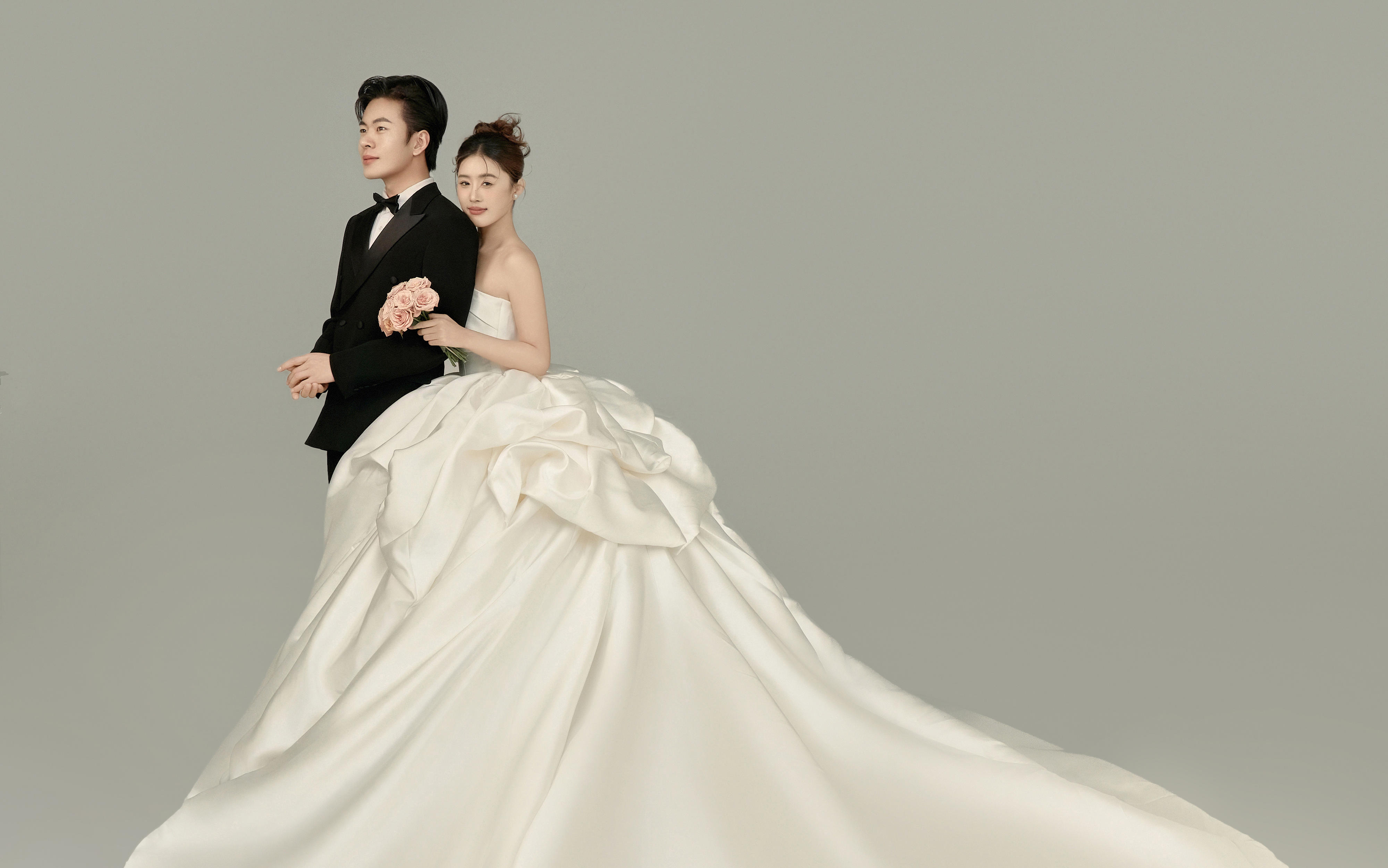 【施华洛摄影】白背景缎面公主风婚纱照