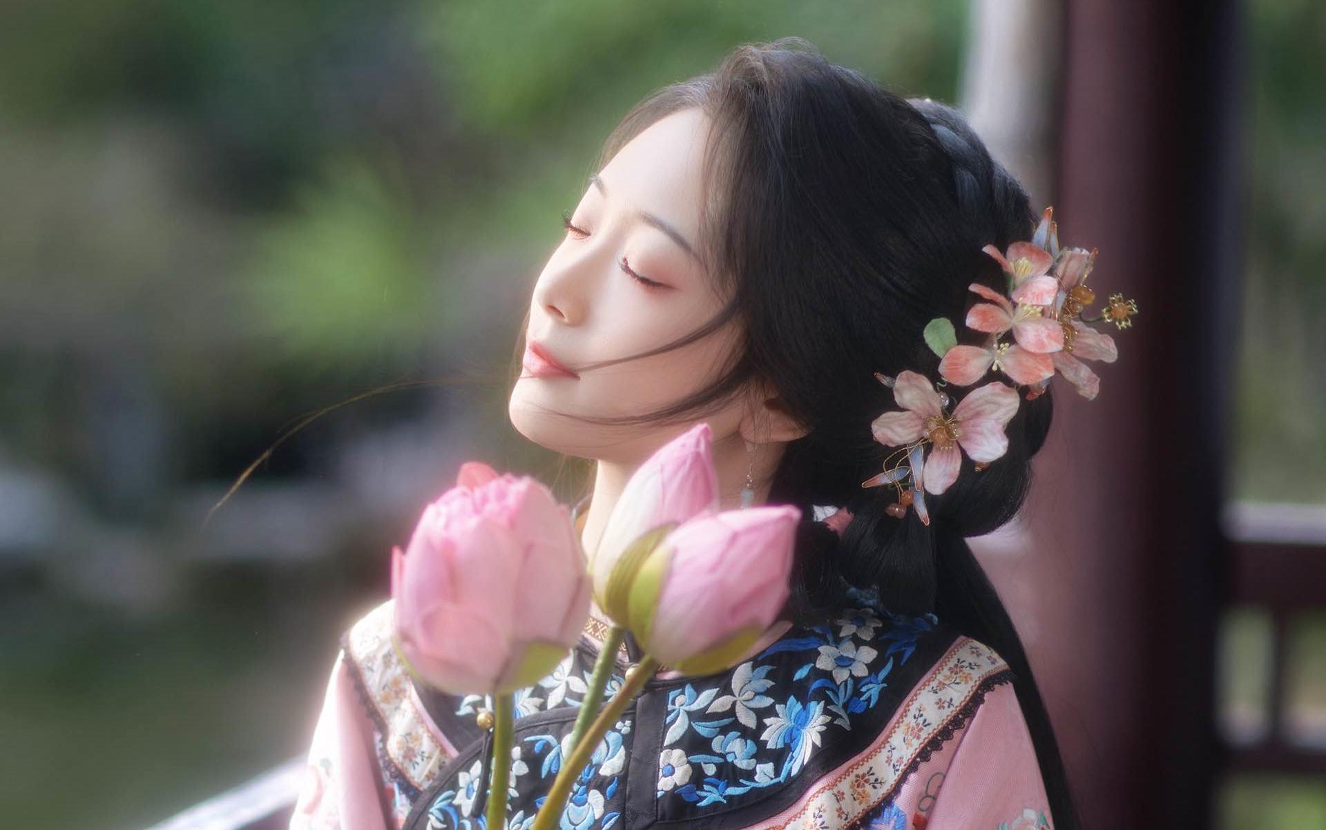 清汉女粉色