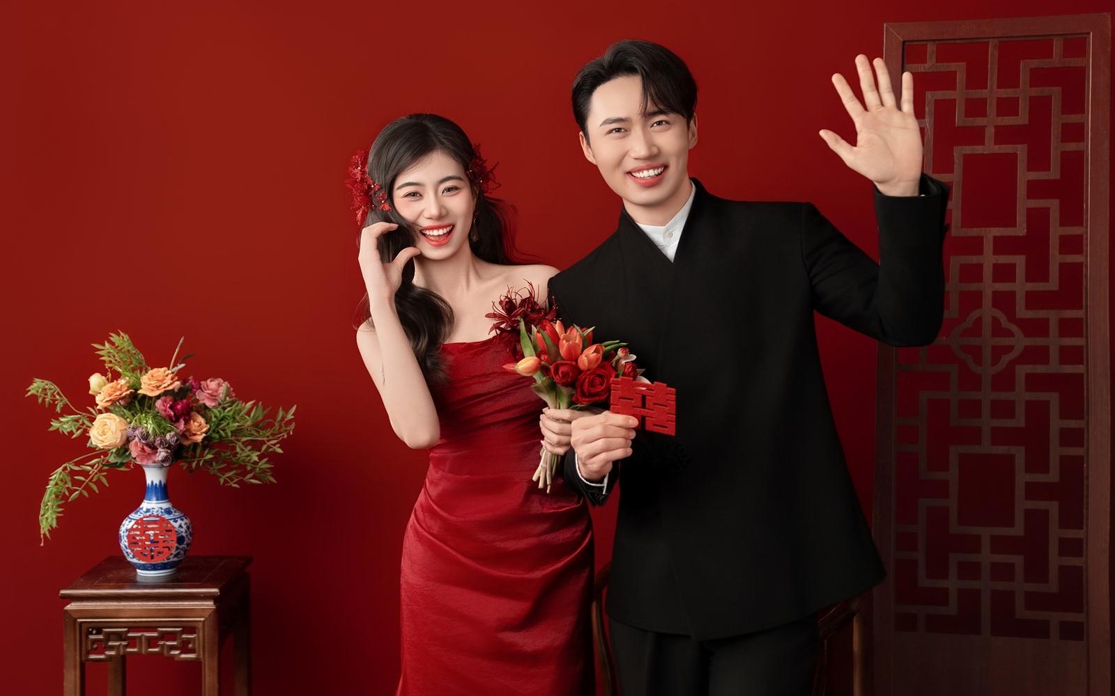 怎能不心動(dòng)?是全家人都在磕的新中式婚紗照