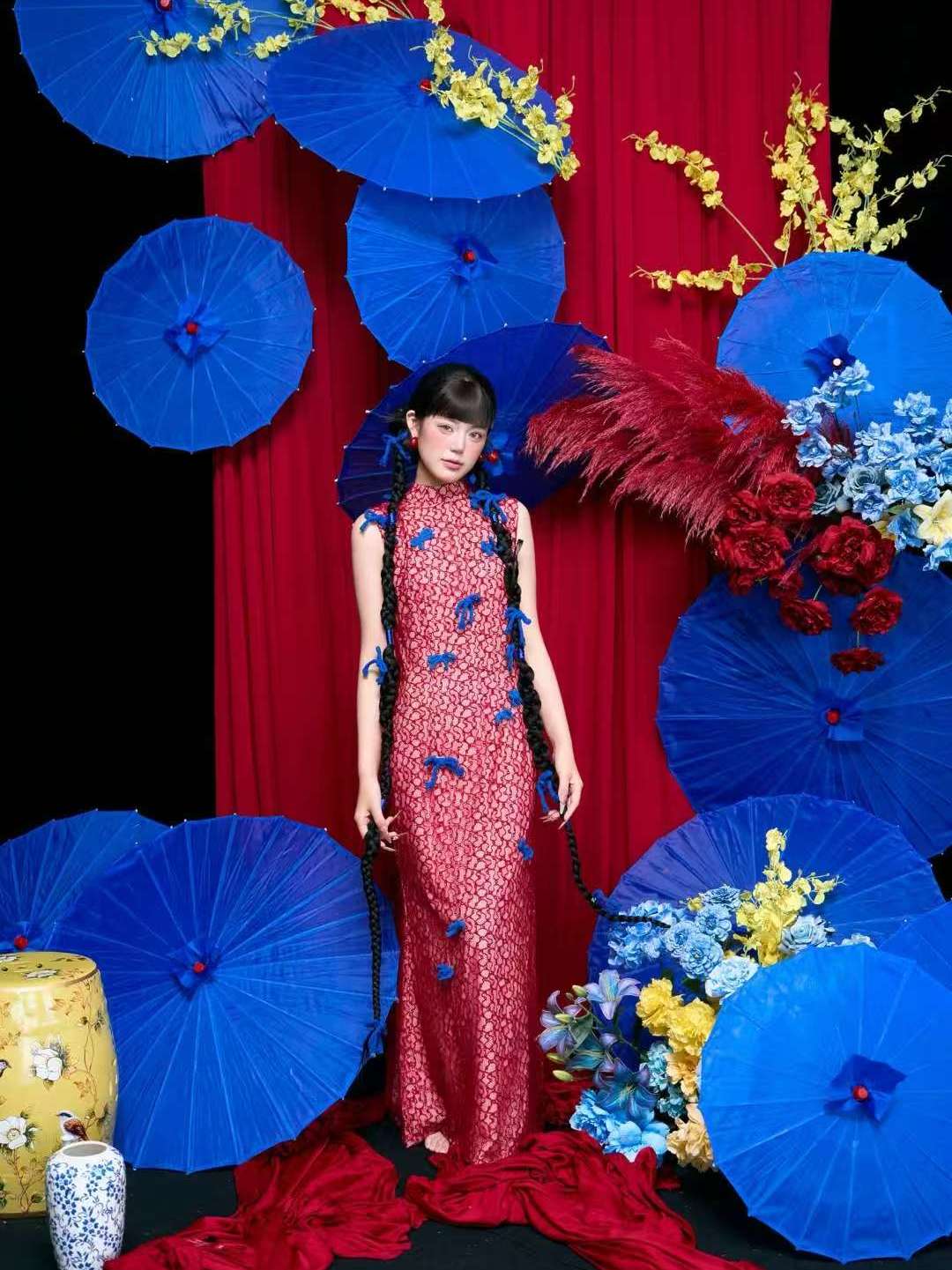 【白芷婚纱】红蓝撞色蕾丝旗袍造型