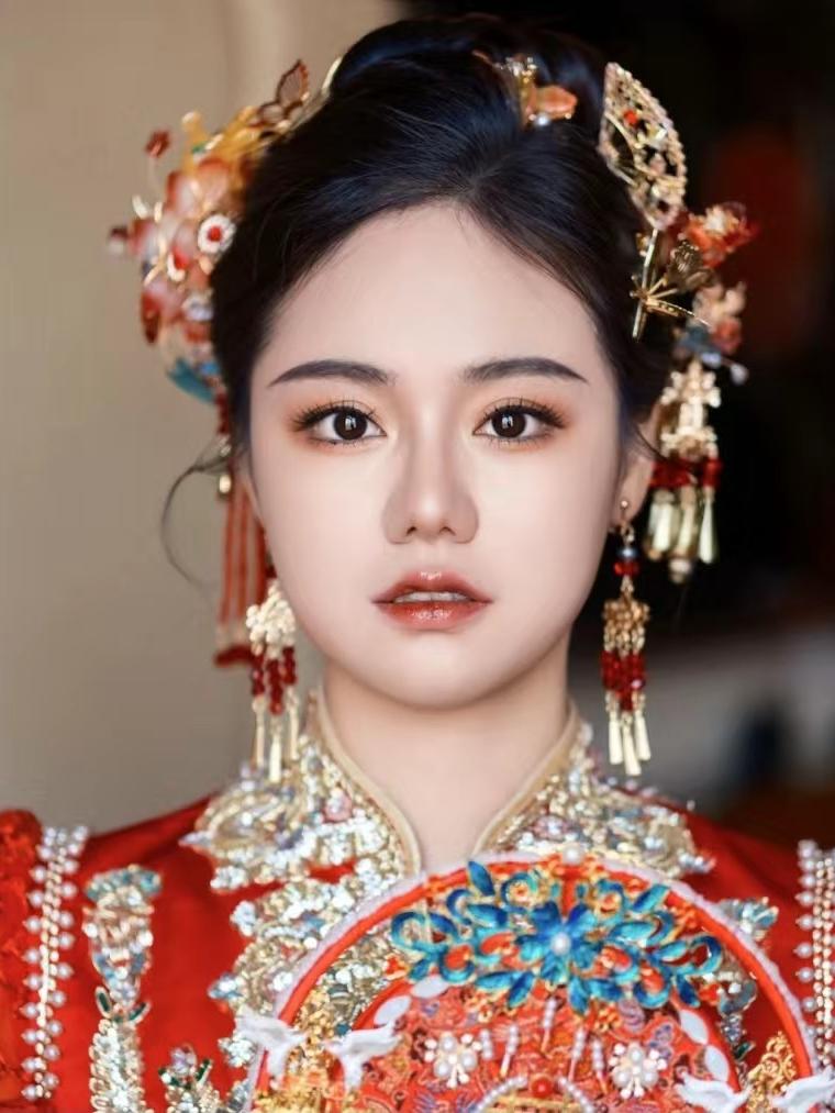 新中式秀禾服客片