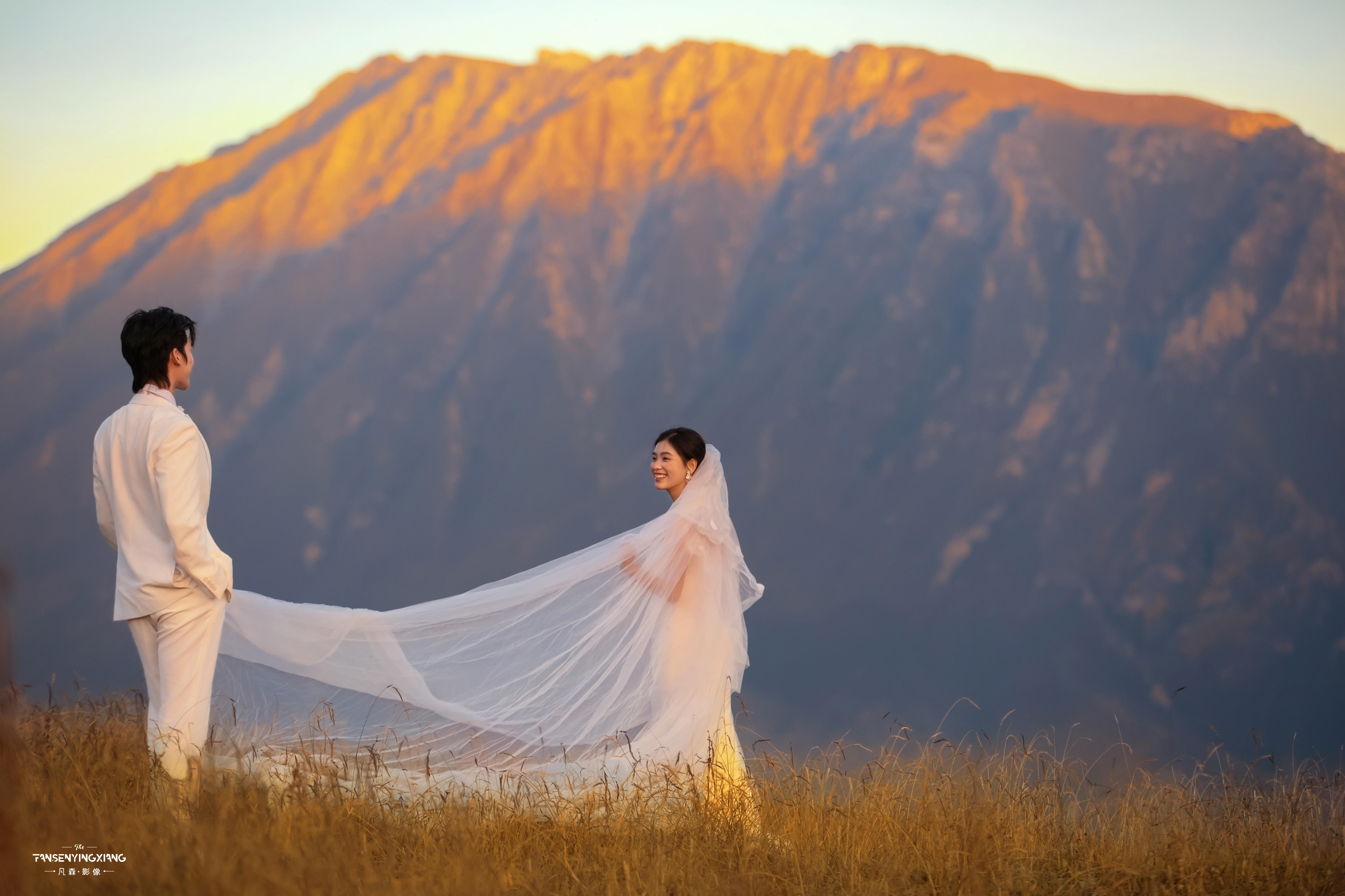 赶上了日照金山的限定浪漫!